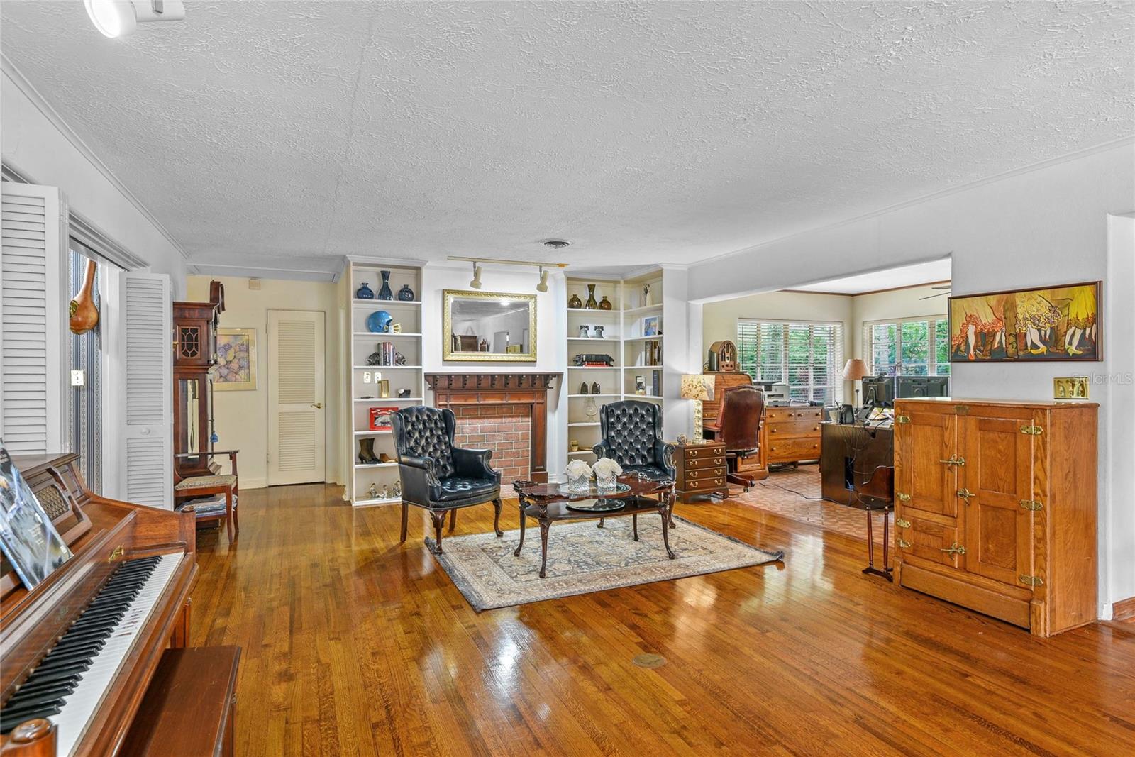 Image 5 of 51 For 825 Palmer Avenue