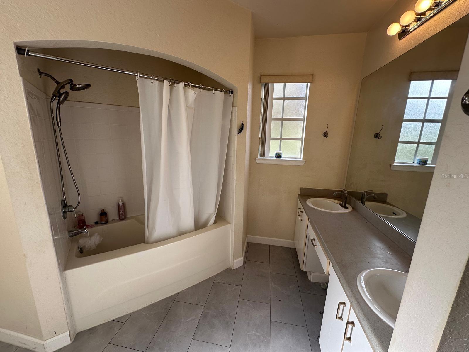 Image 7 of 19 For 107 Vista Verdi Circle 237