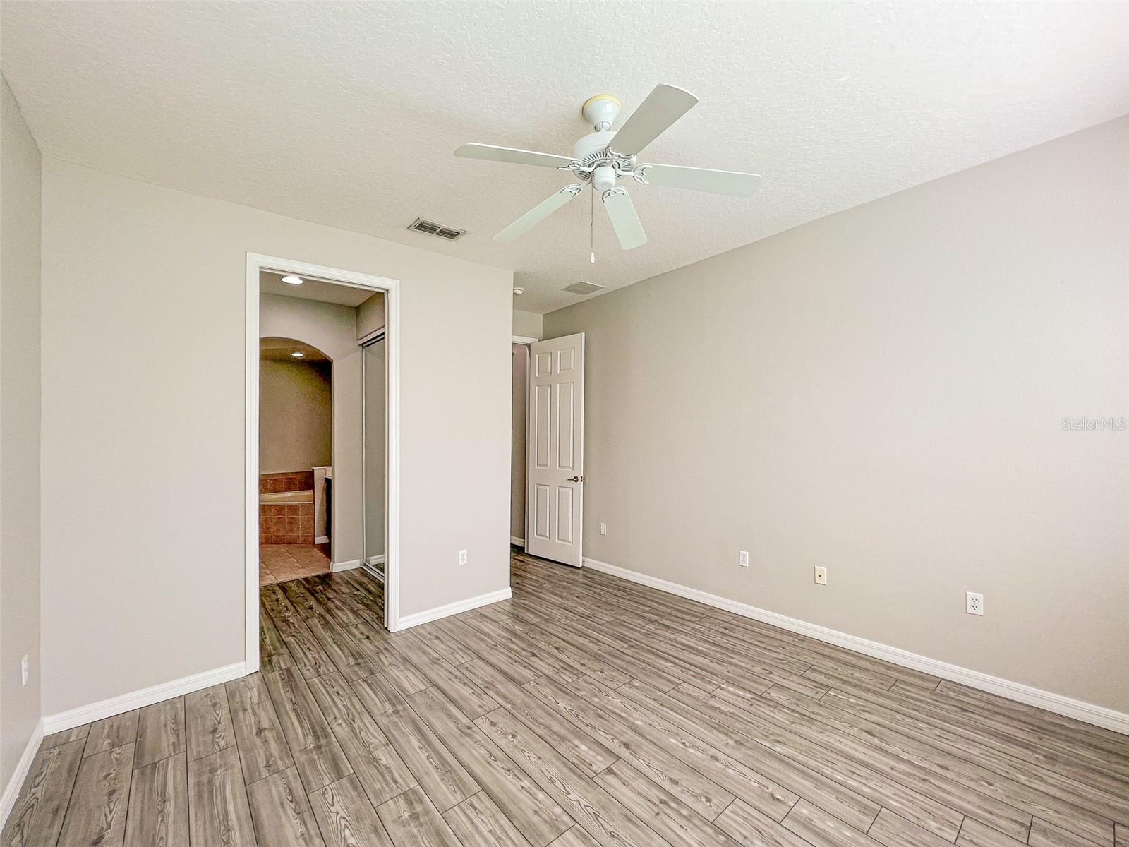 Image 19 of 42 For 10114 Willow Grove Court