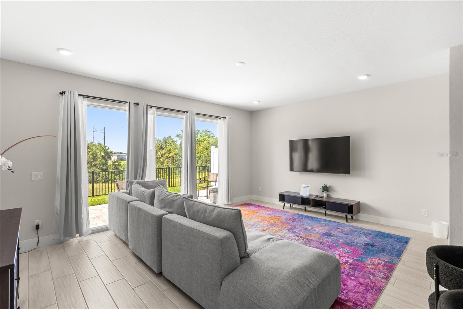 Image 11 of 27 For 7882 Spectrum Drive