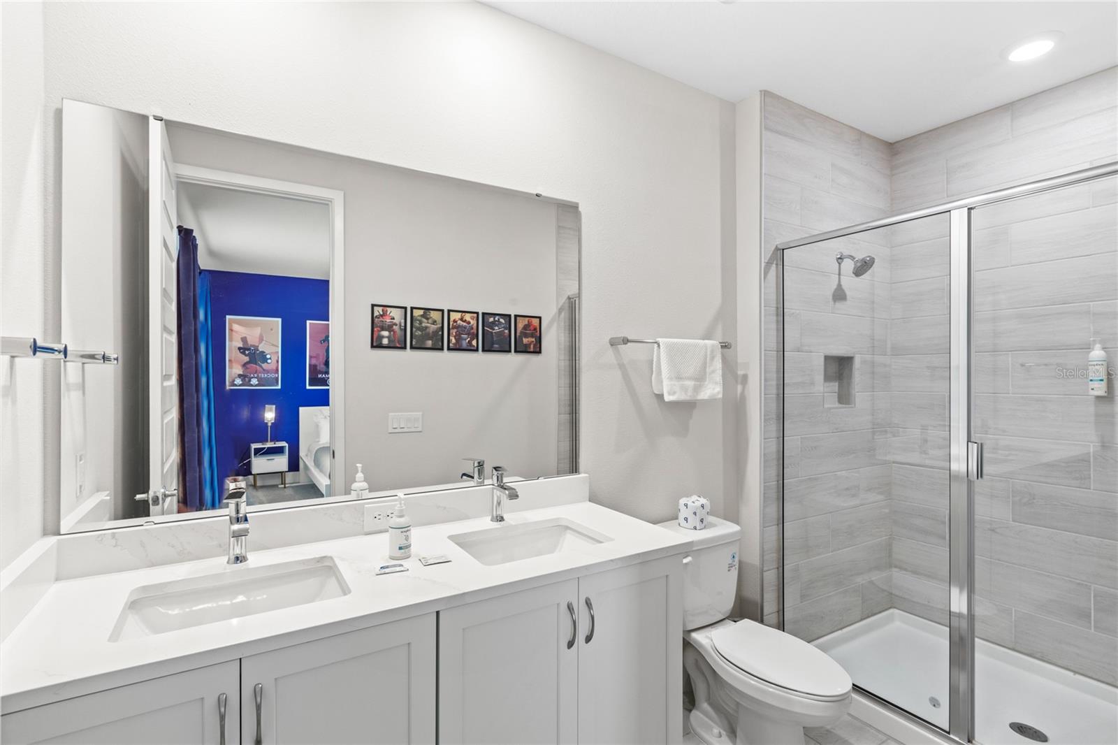 Image 17 of 27 For 7882 Spectrum Drive