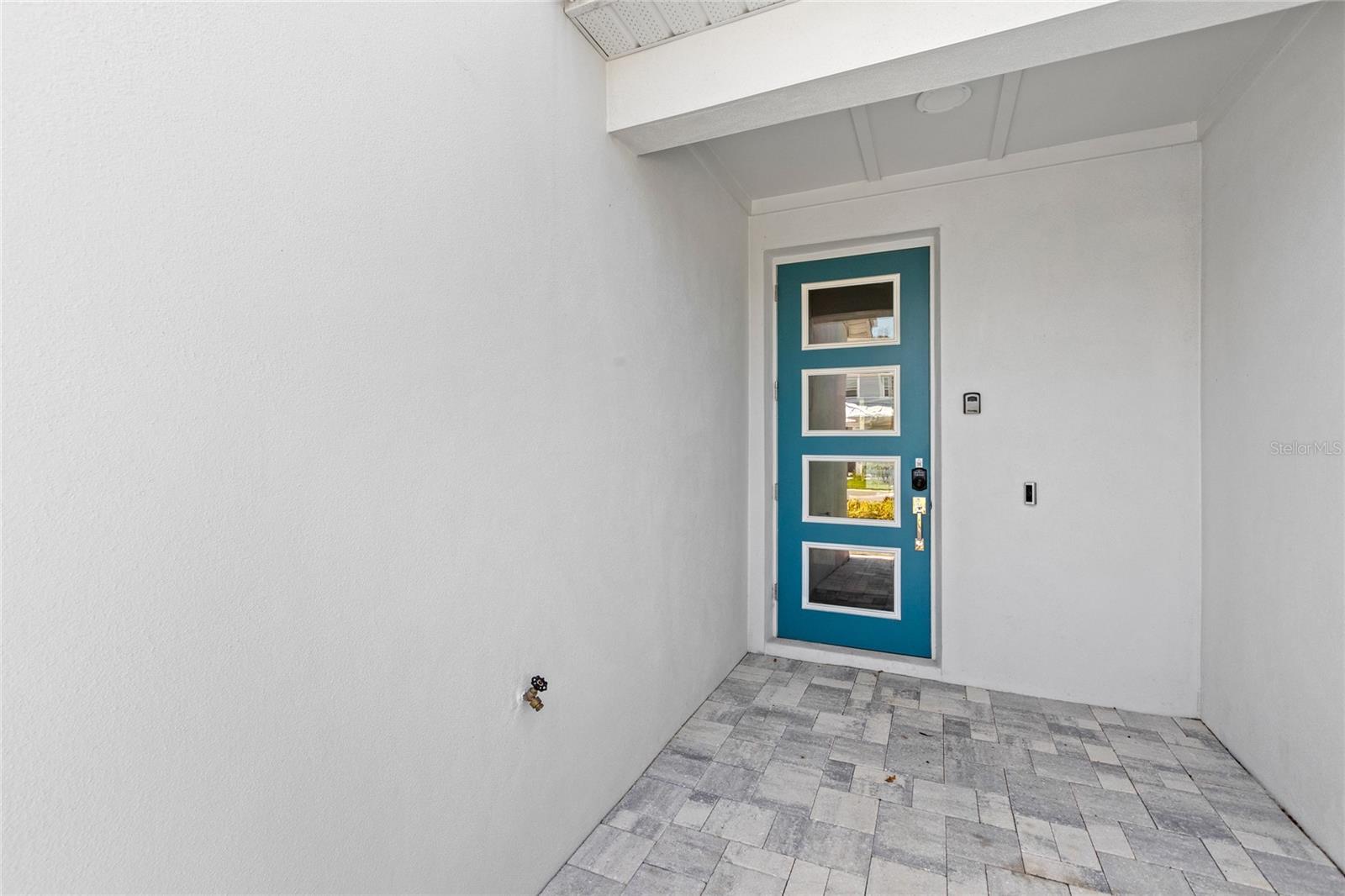 Image 3 of 27 For 7882 Spectrum Drive