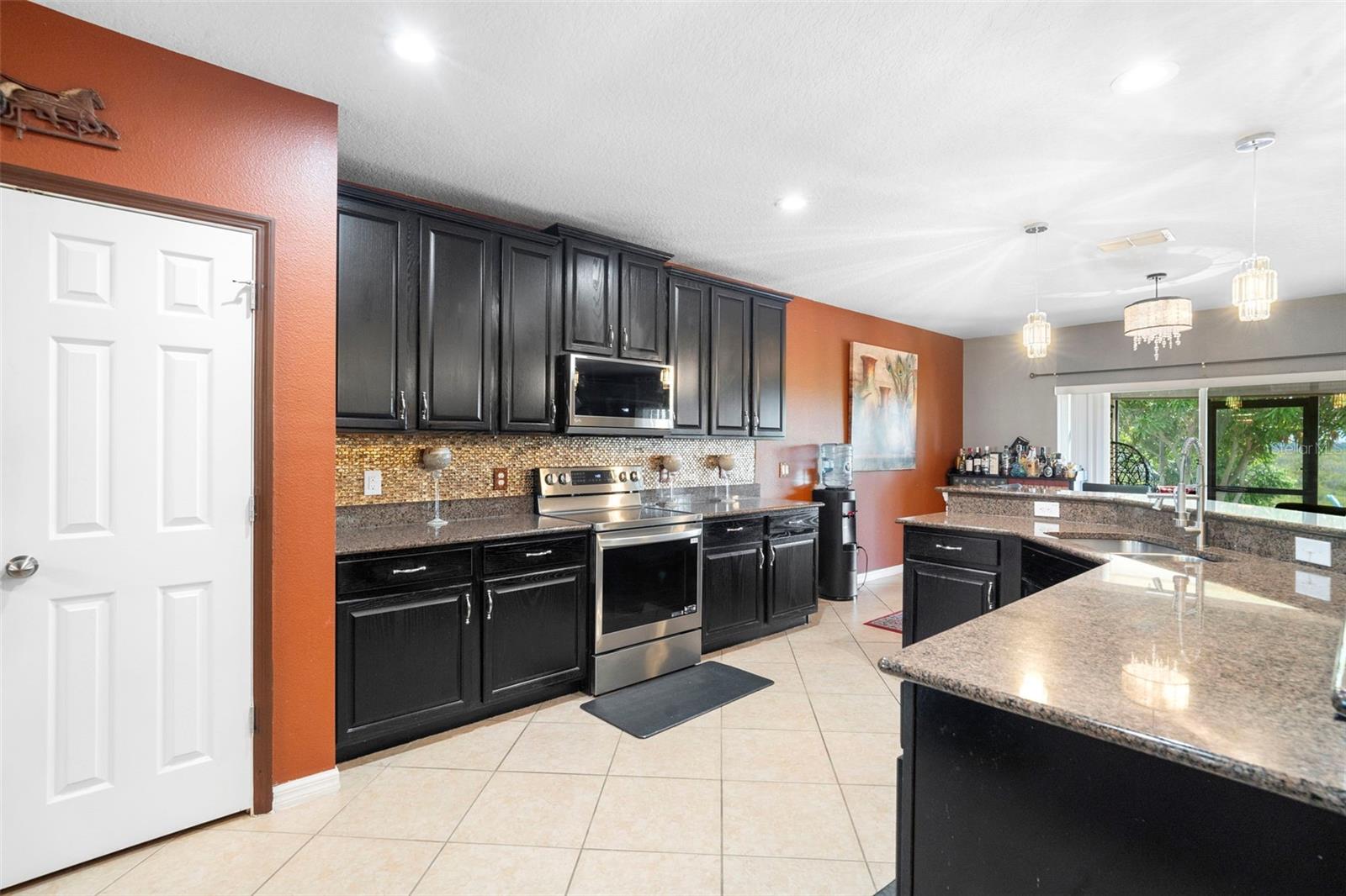 Image 15 of 59 For 661 Black Eagle Drive