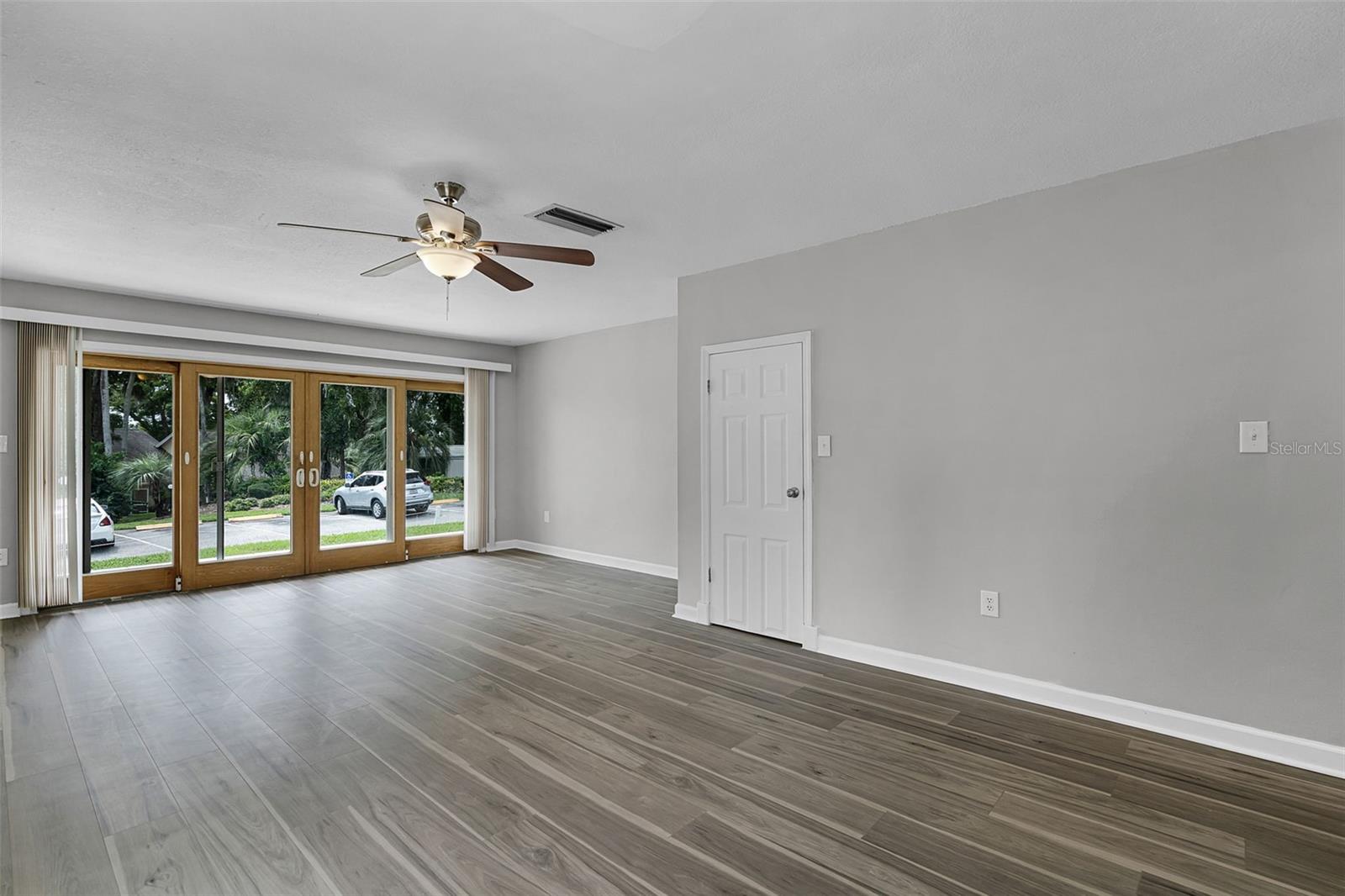 Image 4 of 25 For 1252 Villa Ln  151