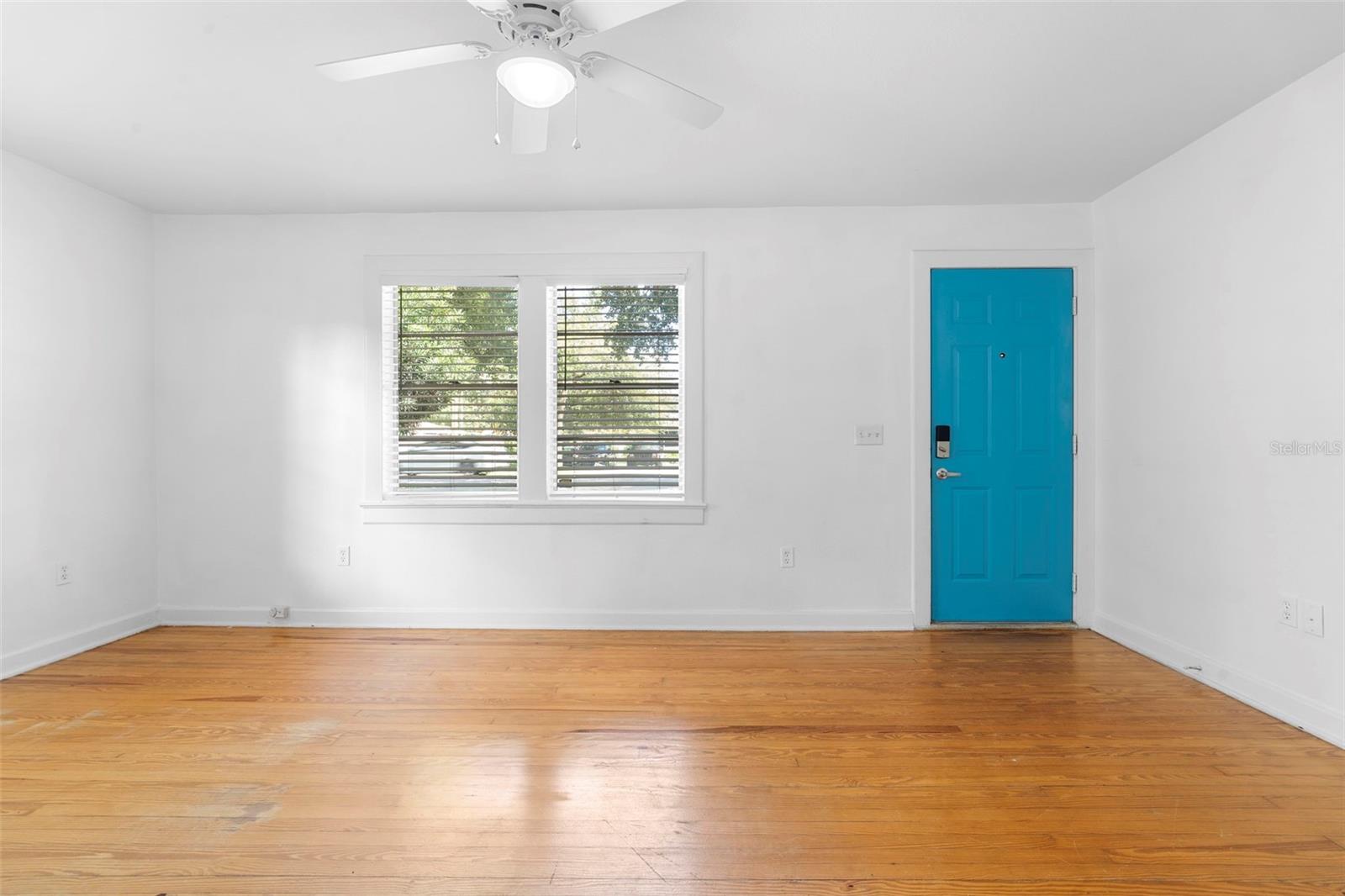 Image 11 of 39 For 3166 Peel Avenue