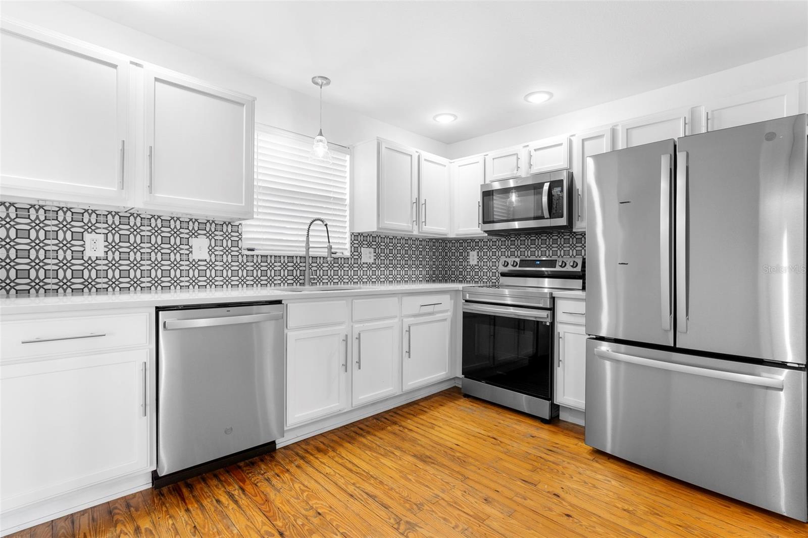 Image 15 of 39 For 3166 Peel Avenue