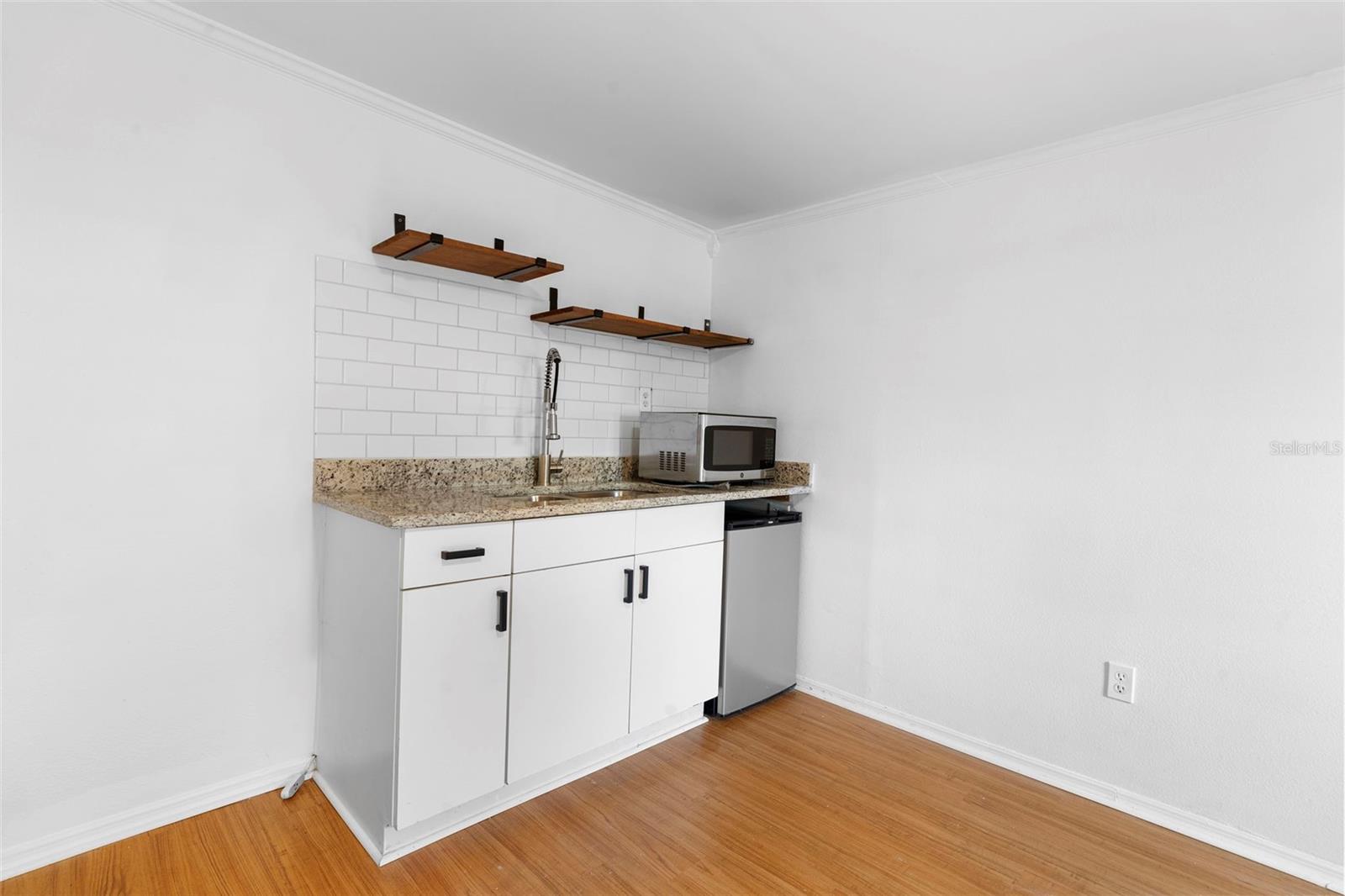 Image 19 of 39 For 3166 Peel Avenue