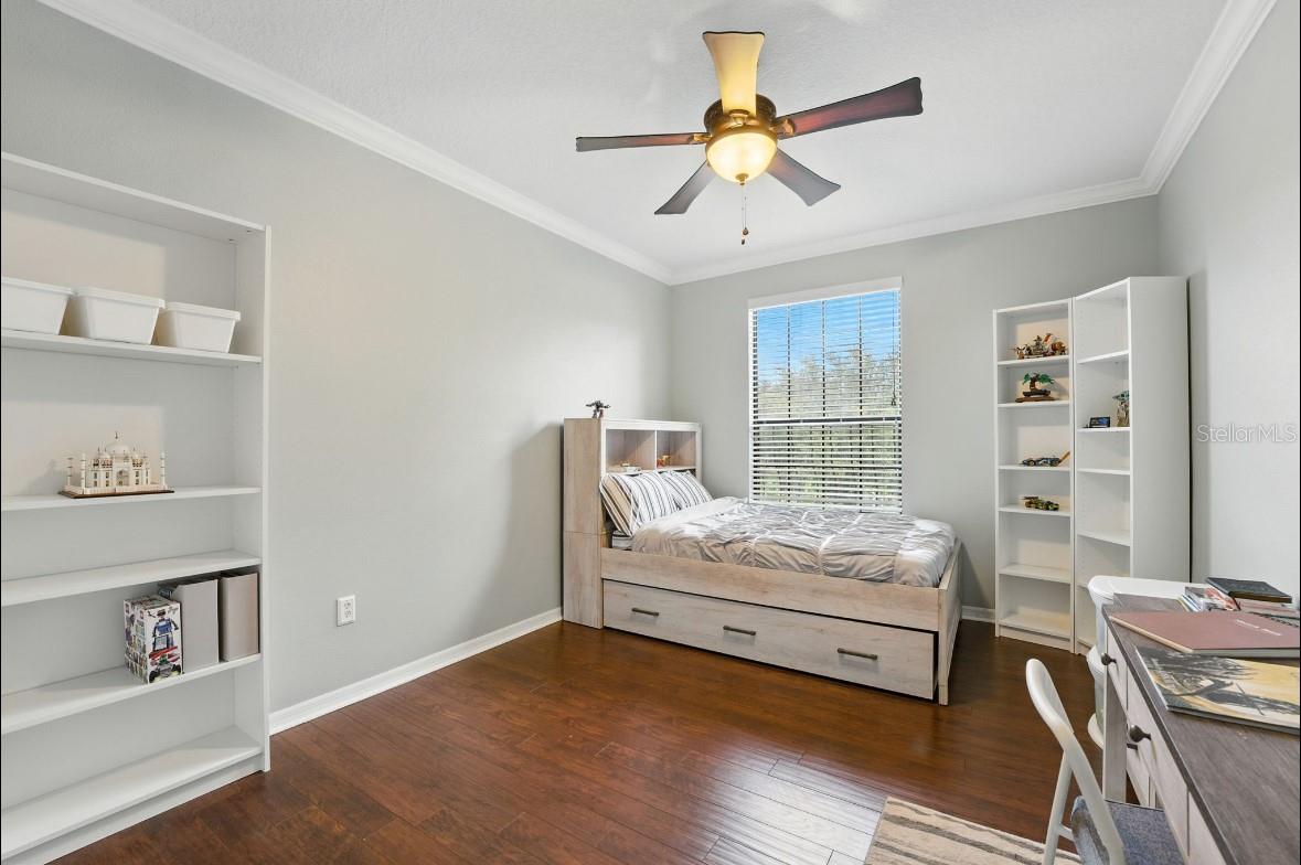 Image 17 of 25 For 2807 Falconhill Drive