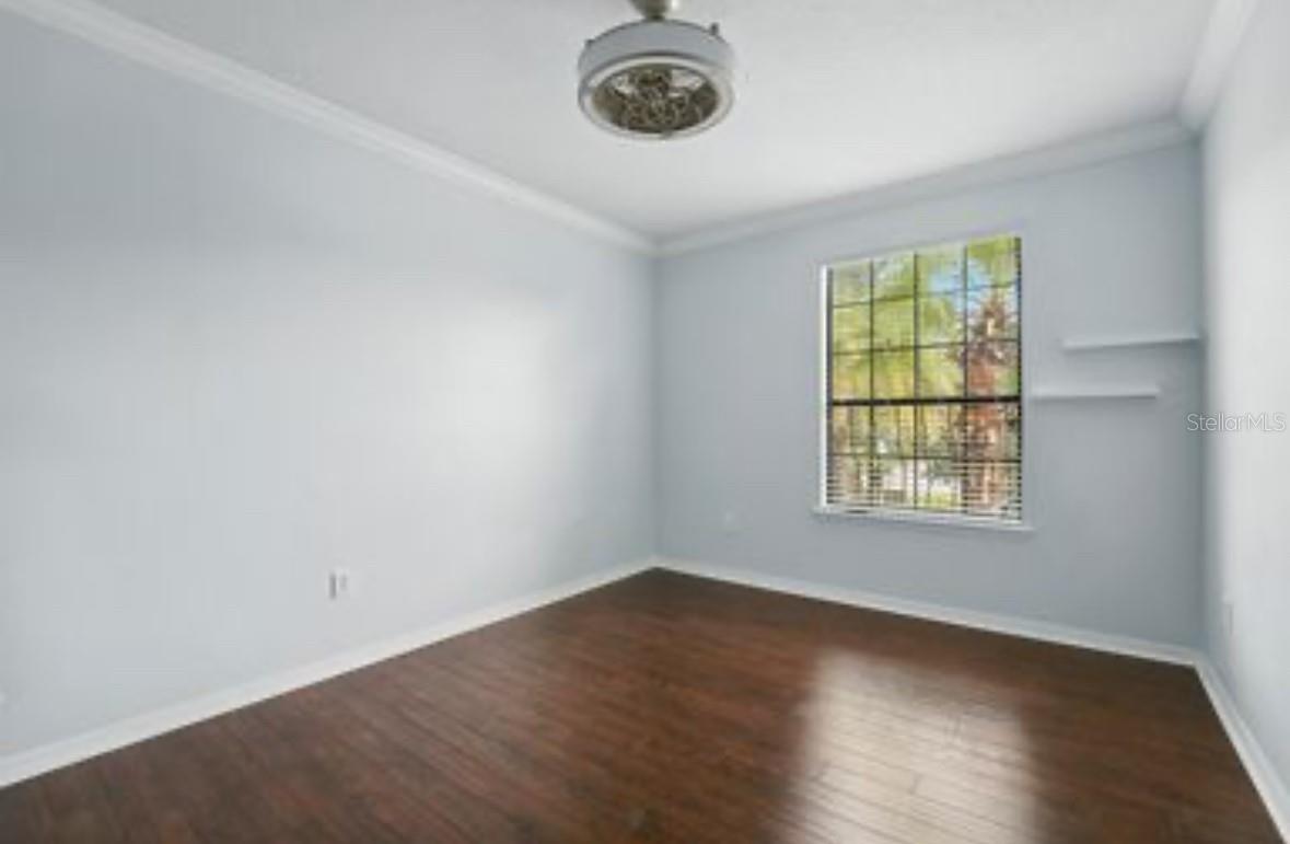 Image 20 of 25 For 2807 Falconhill Drive