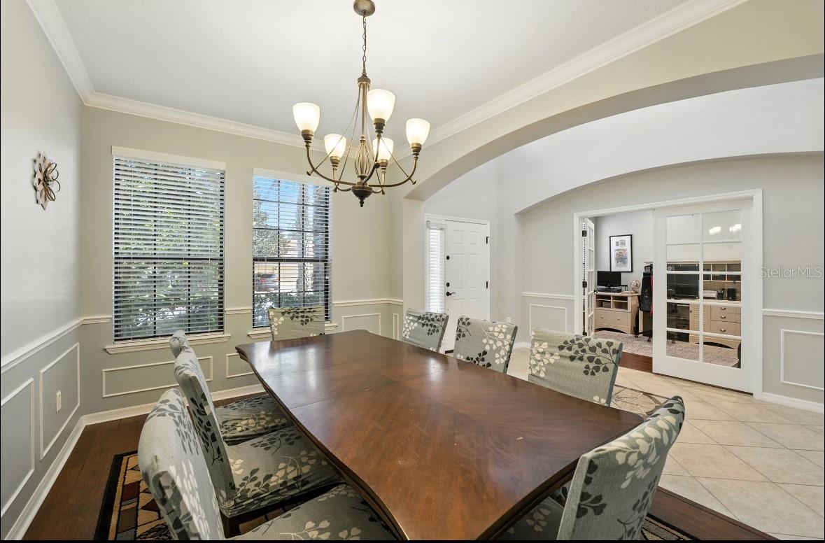 Image 3 of 25 For 2807 Falconhill Drive