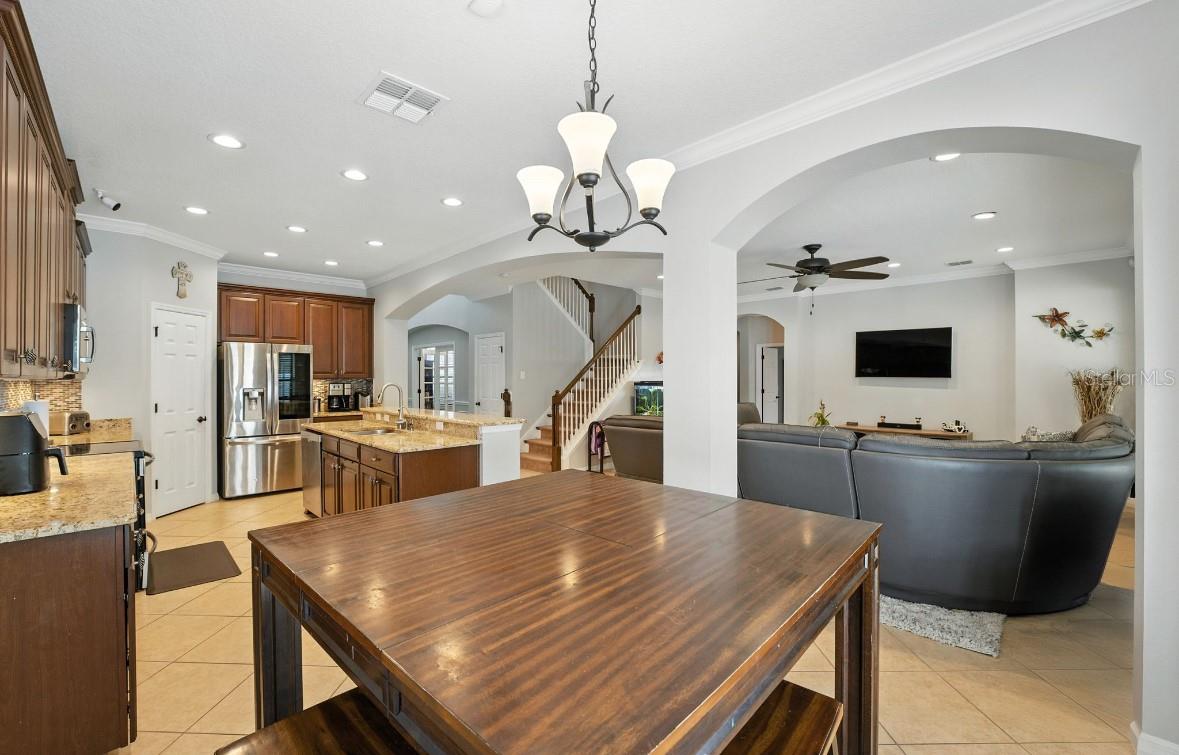 Image 6 of 25 For 2807 Falconhill Drive