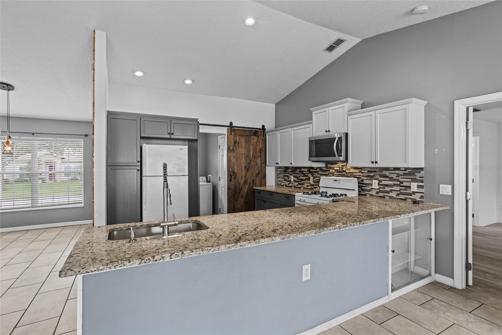 Image 11 of 46 For 112 Lake Butler Avenue
