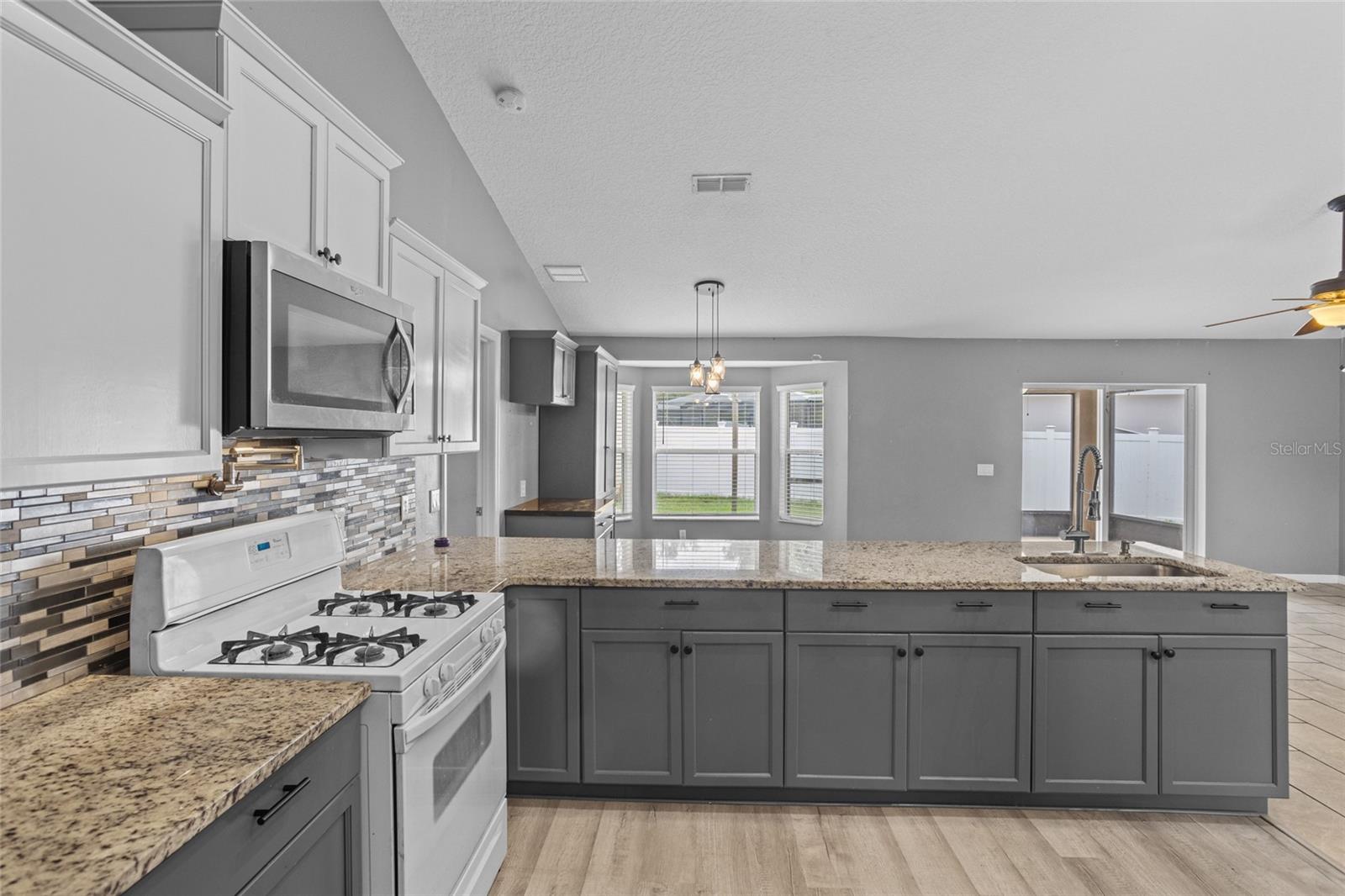Image 14 of 46 For 112 Lake Butler Avenue
