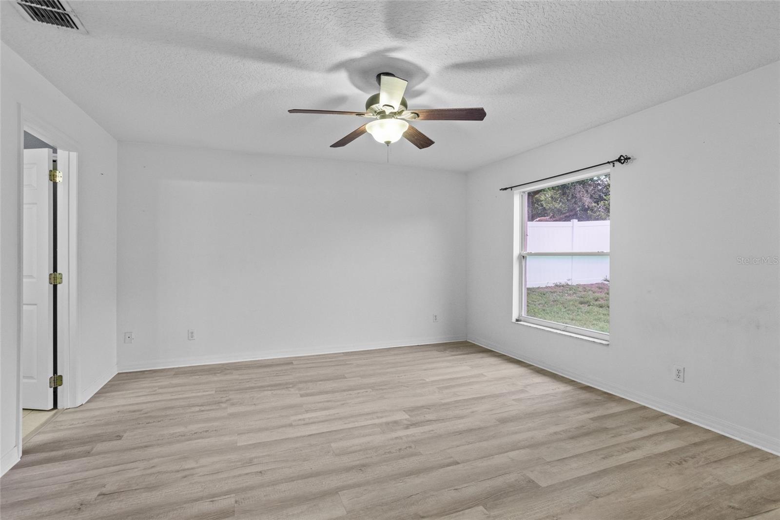 Image 17 of 46 For 112 Lake Butler Avenue