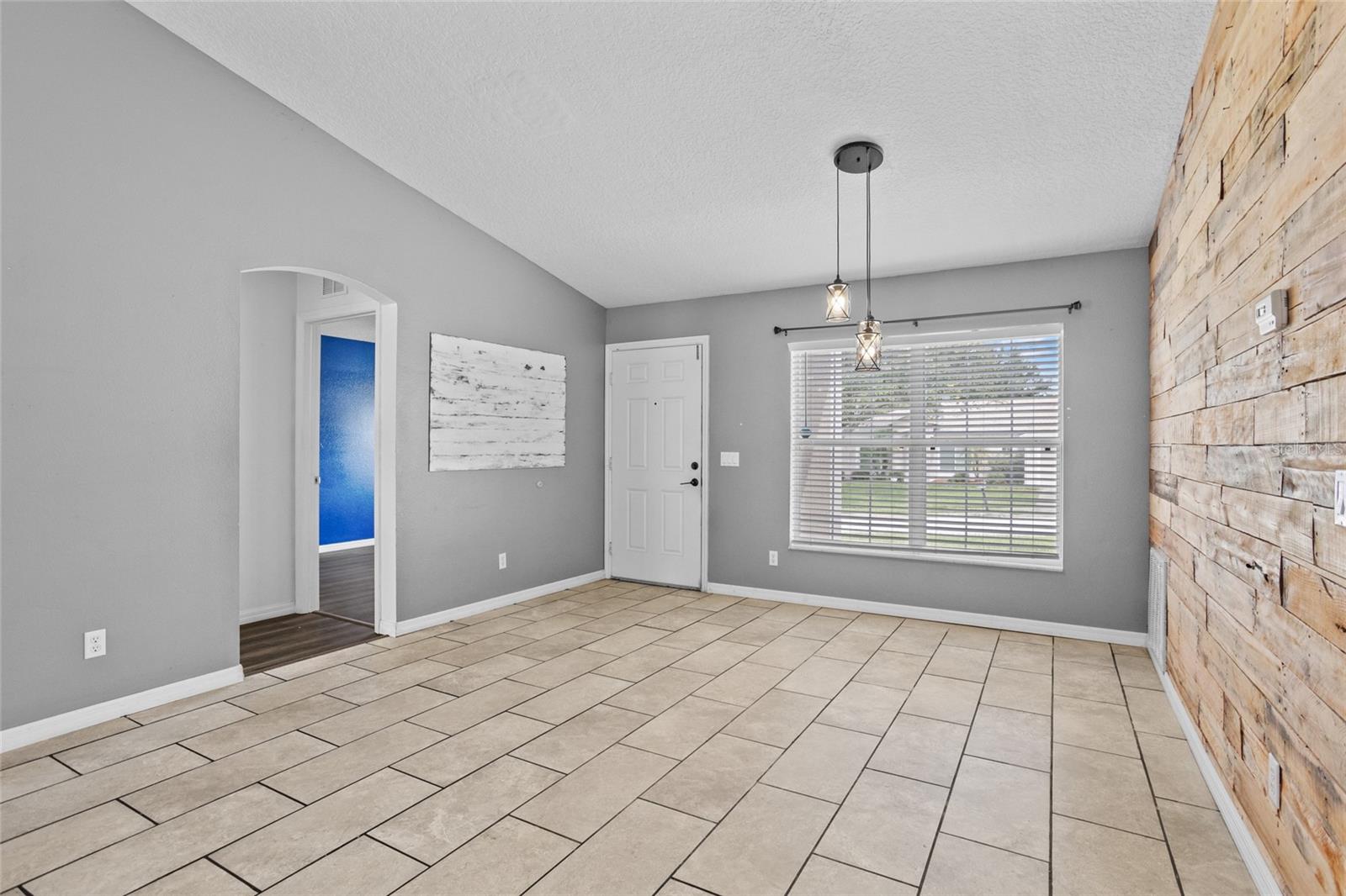 Image 9 of 46 For 112 Lake Butler Avenue