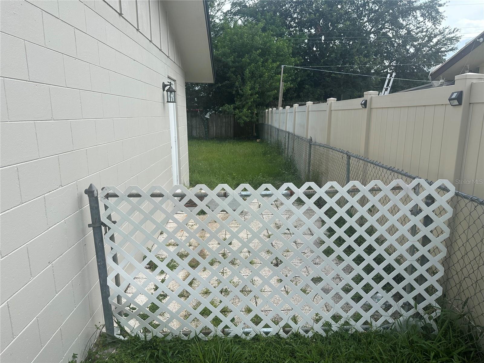 Image 17 of 19 For 7126 Leighton Way