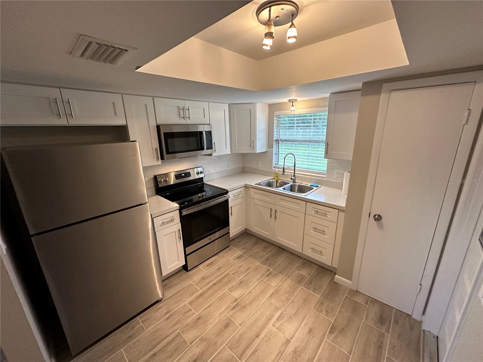 Image 7 of 19 For 7126 Leighton Way