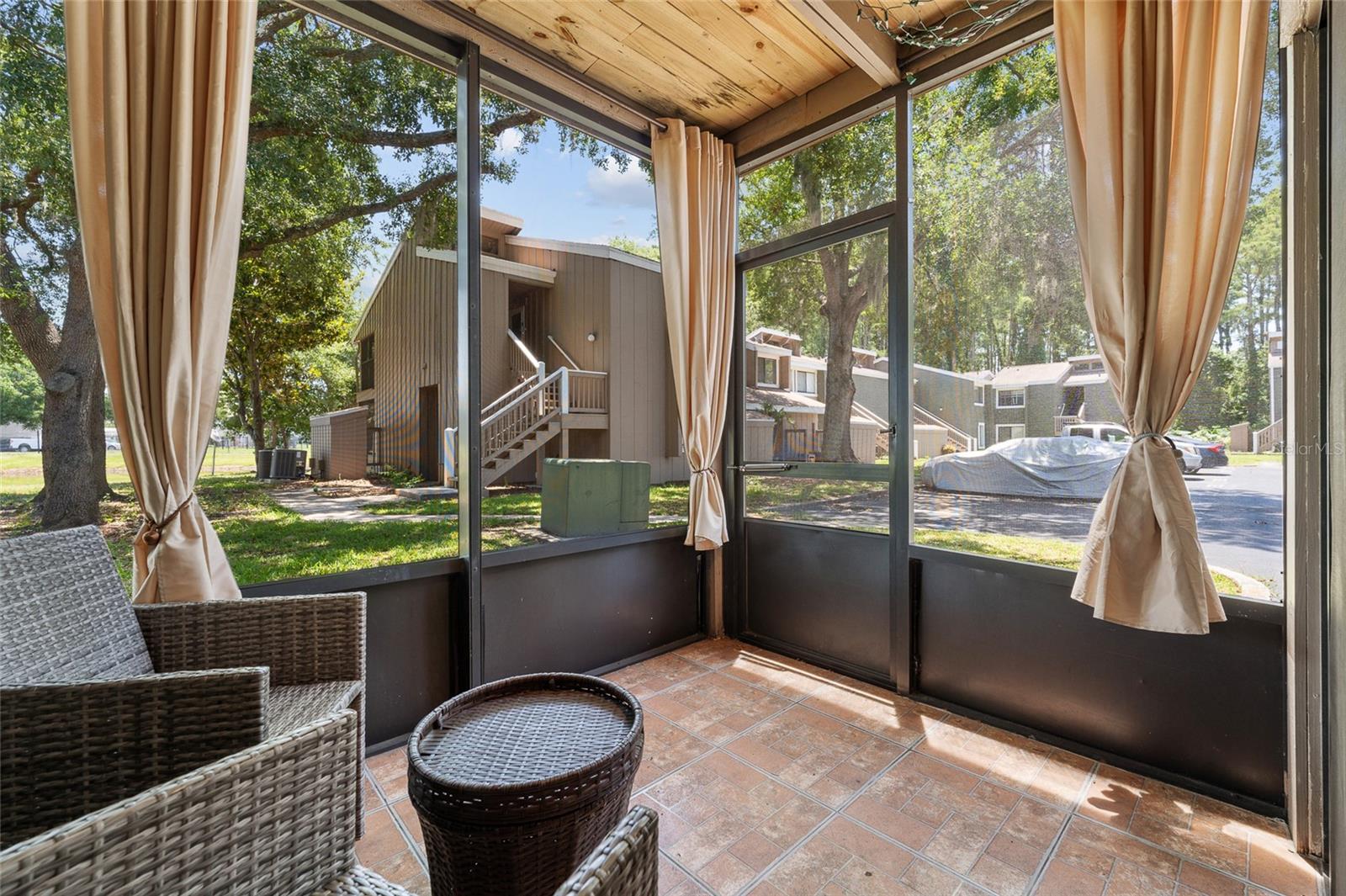 Image 22 of 25 For 5071 Eaglesmere Drive C01
