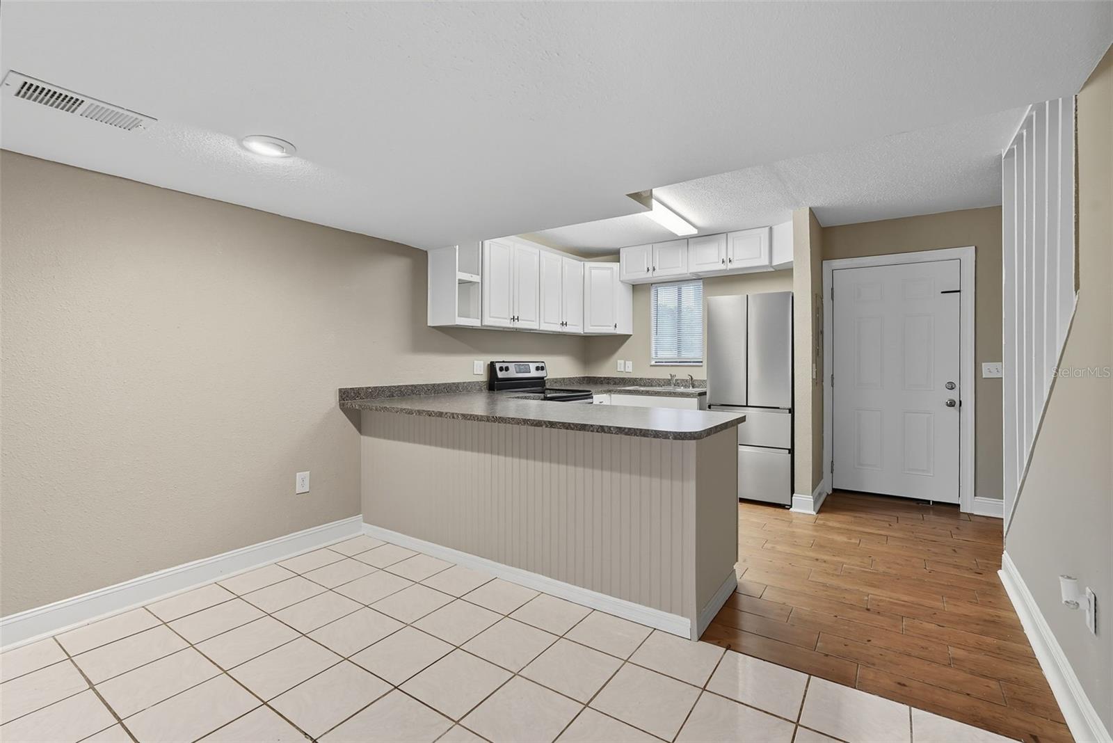 Image 10 of 31 For 1836 Crystal Lake Drive 44