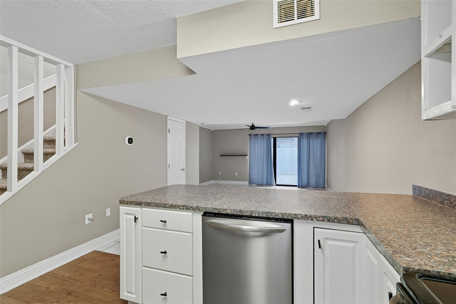 Image 11 of 31 For 1836 Crystal Lake Drive 44