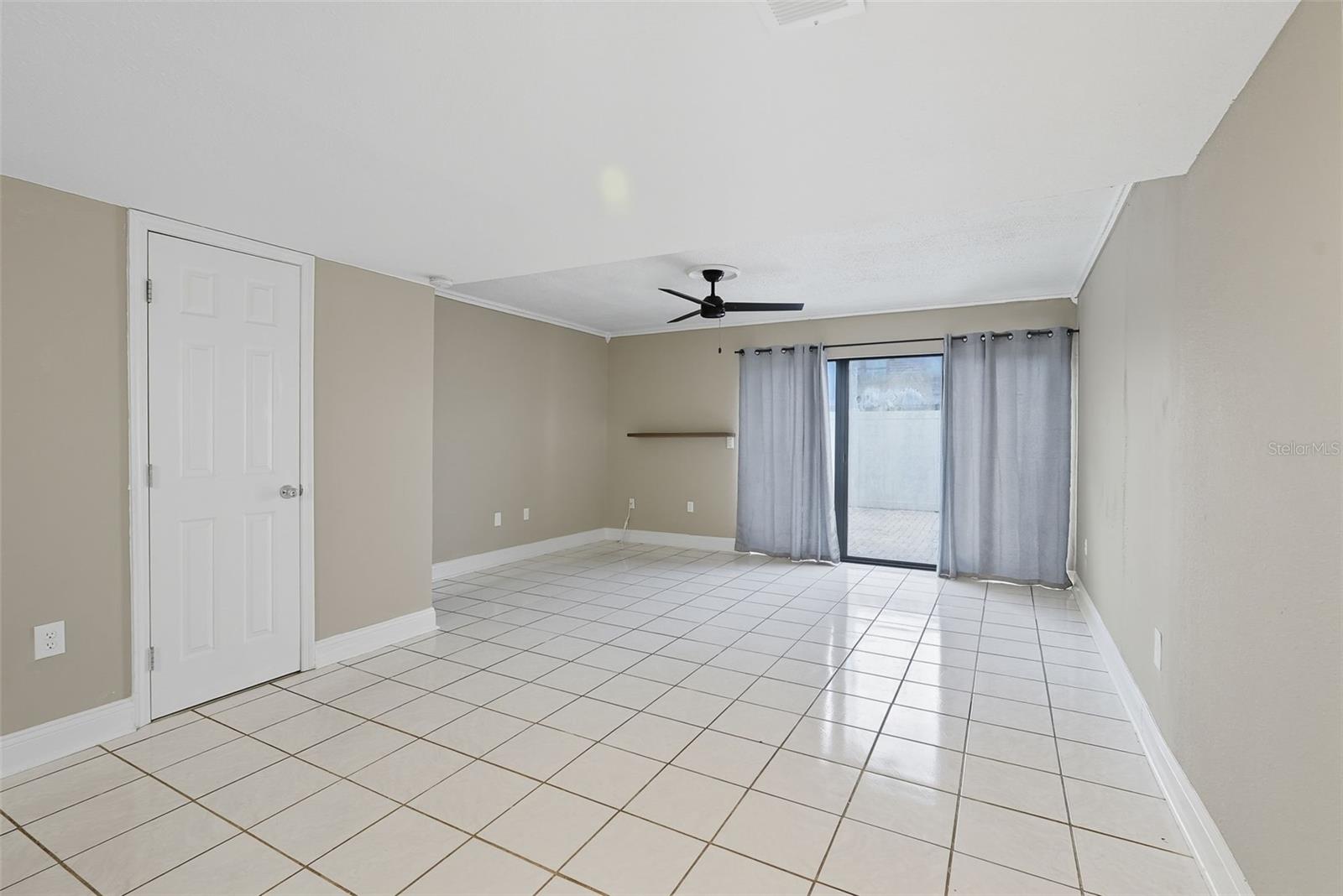 Image 14 of 31 For 1836 Crystal Lake Drive 44