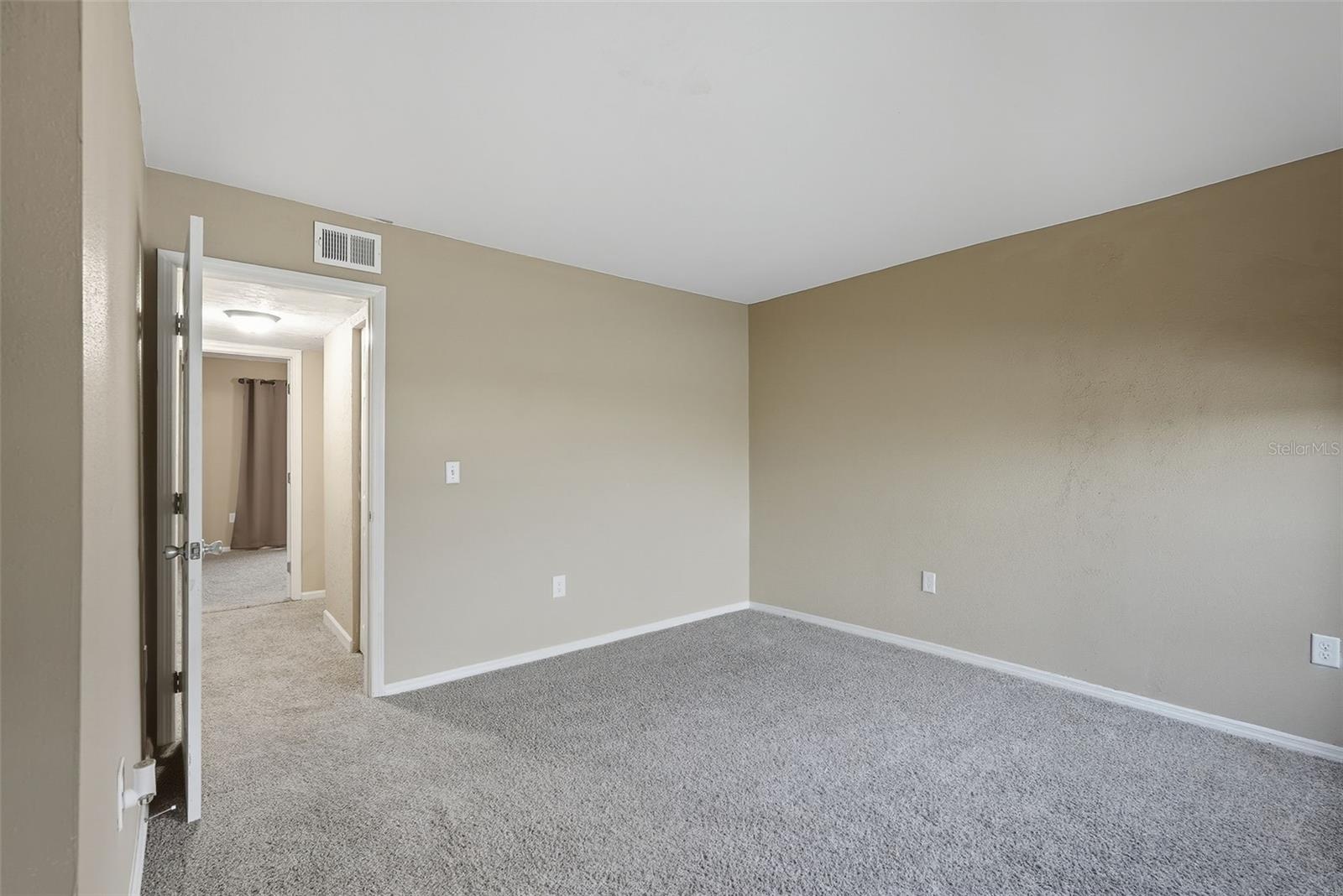 Image 28 of 31 For 1836 Crystal Lake Drive 44