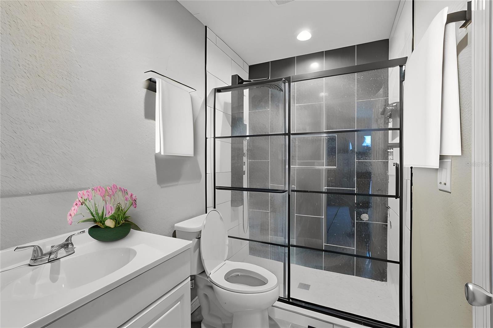 Image 8 of 31 For 1836 Crystal Lake Drive 44