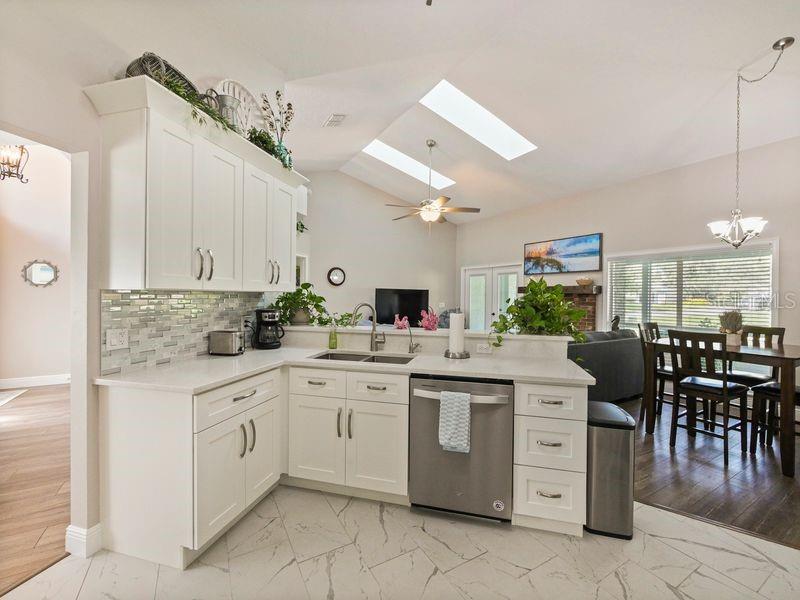 Image 13 of 33 For 1304 Black Willow Trail