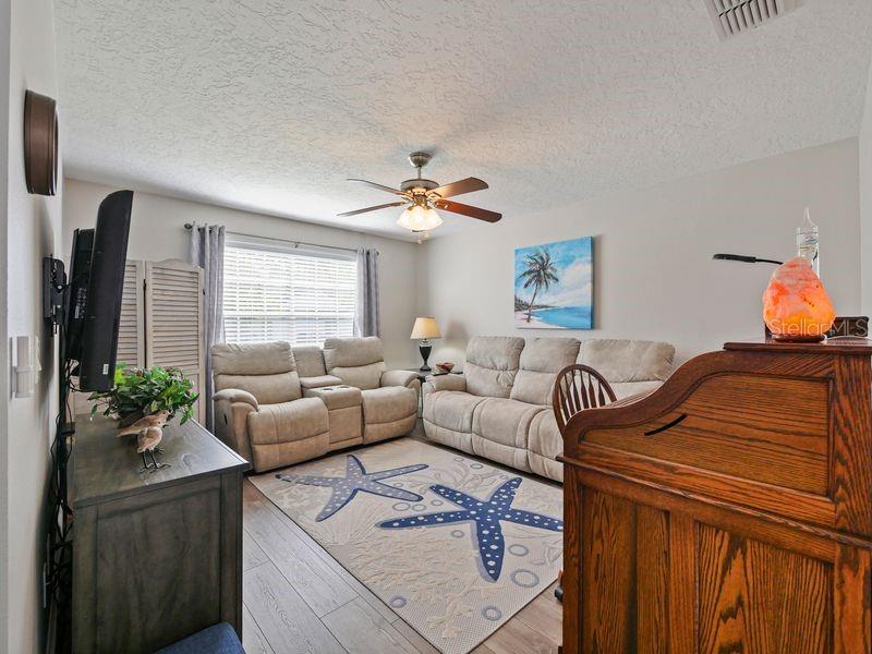 Image 6 of 33 For 1304 Black Willow Trail