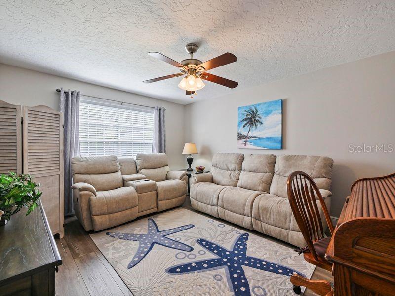 Image 7 of 33 For 1304 Black Willow Trail