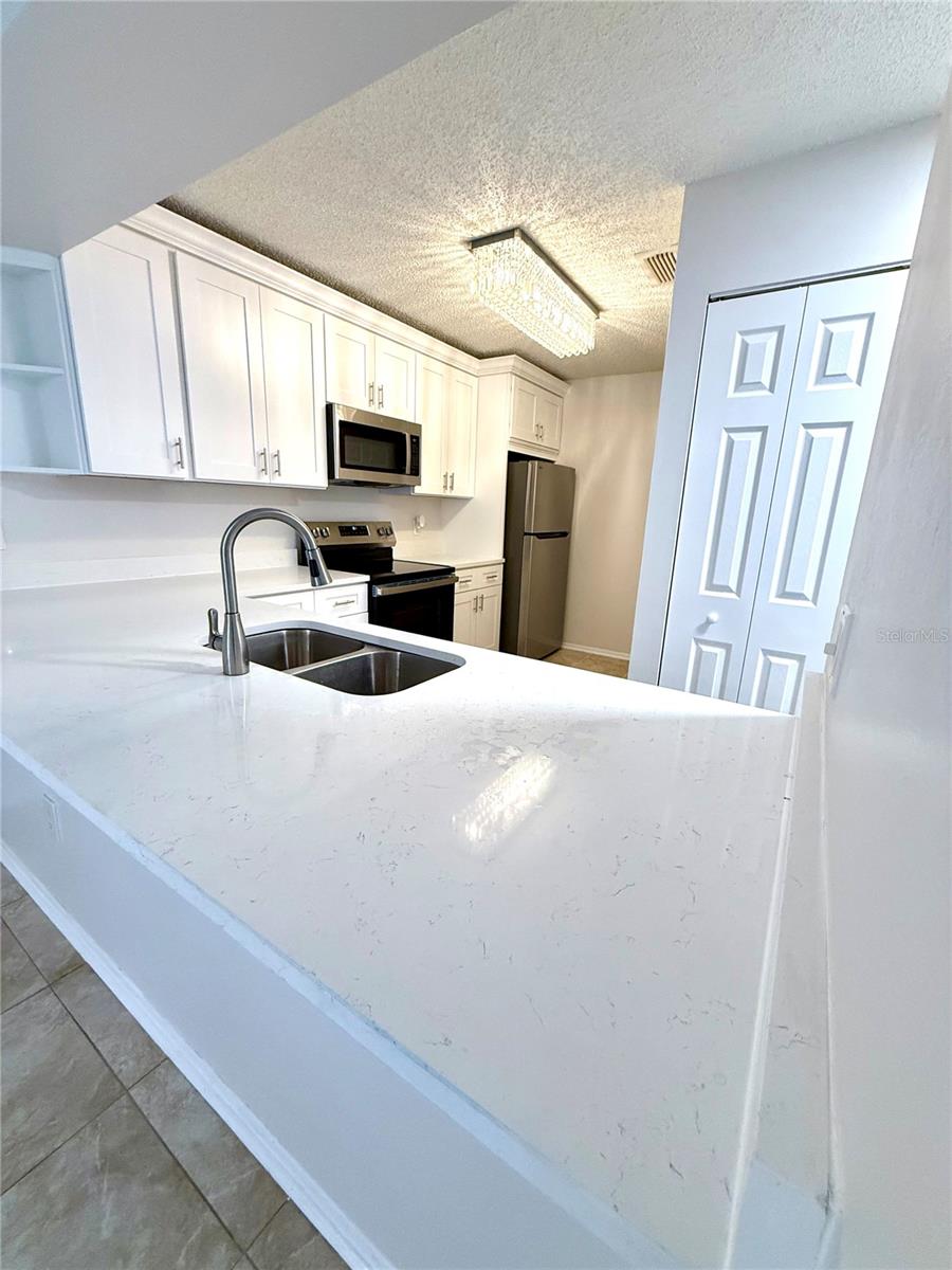 Image 9 of 18 For 604 Kenwick Circle 105