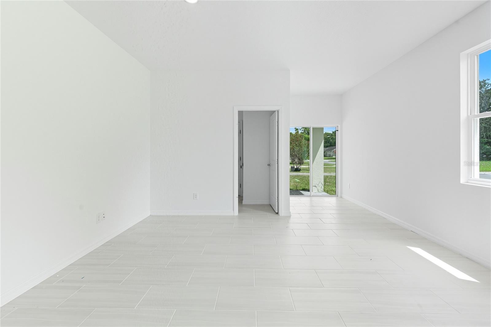 Image 11 of 28 For 817 Locust Avenue