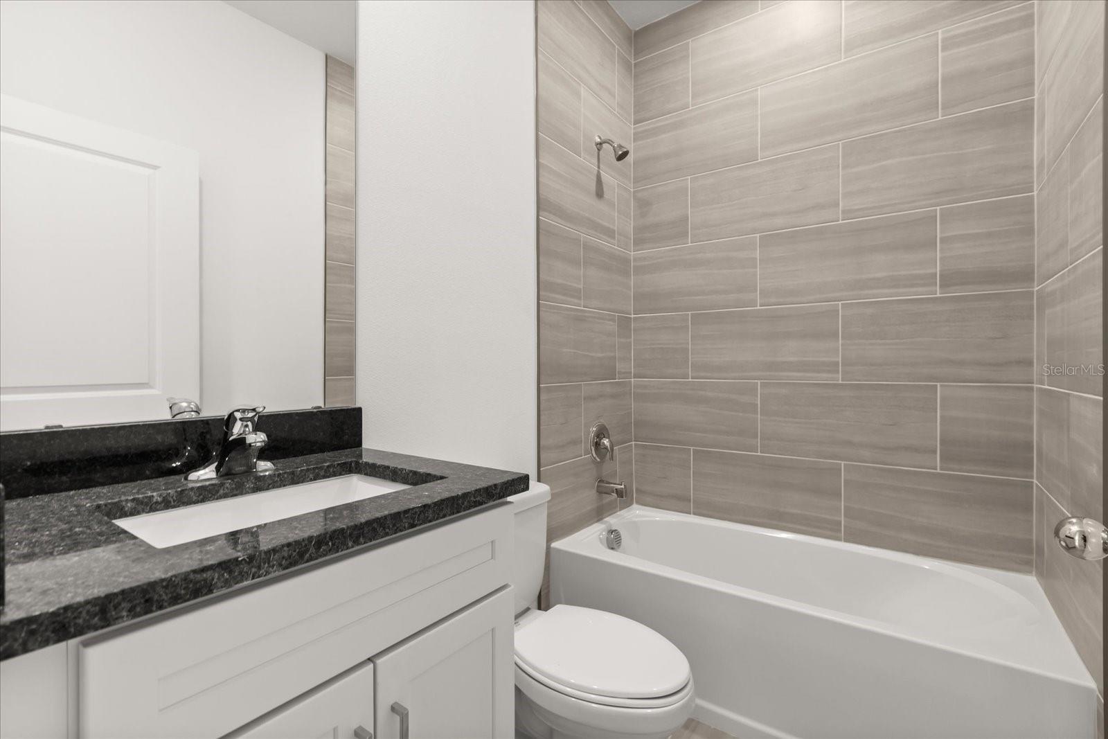 Image 18 of 28 For 817 Locust Avenue