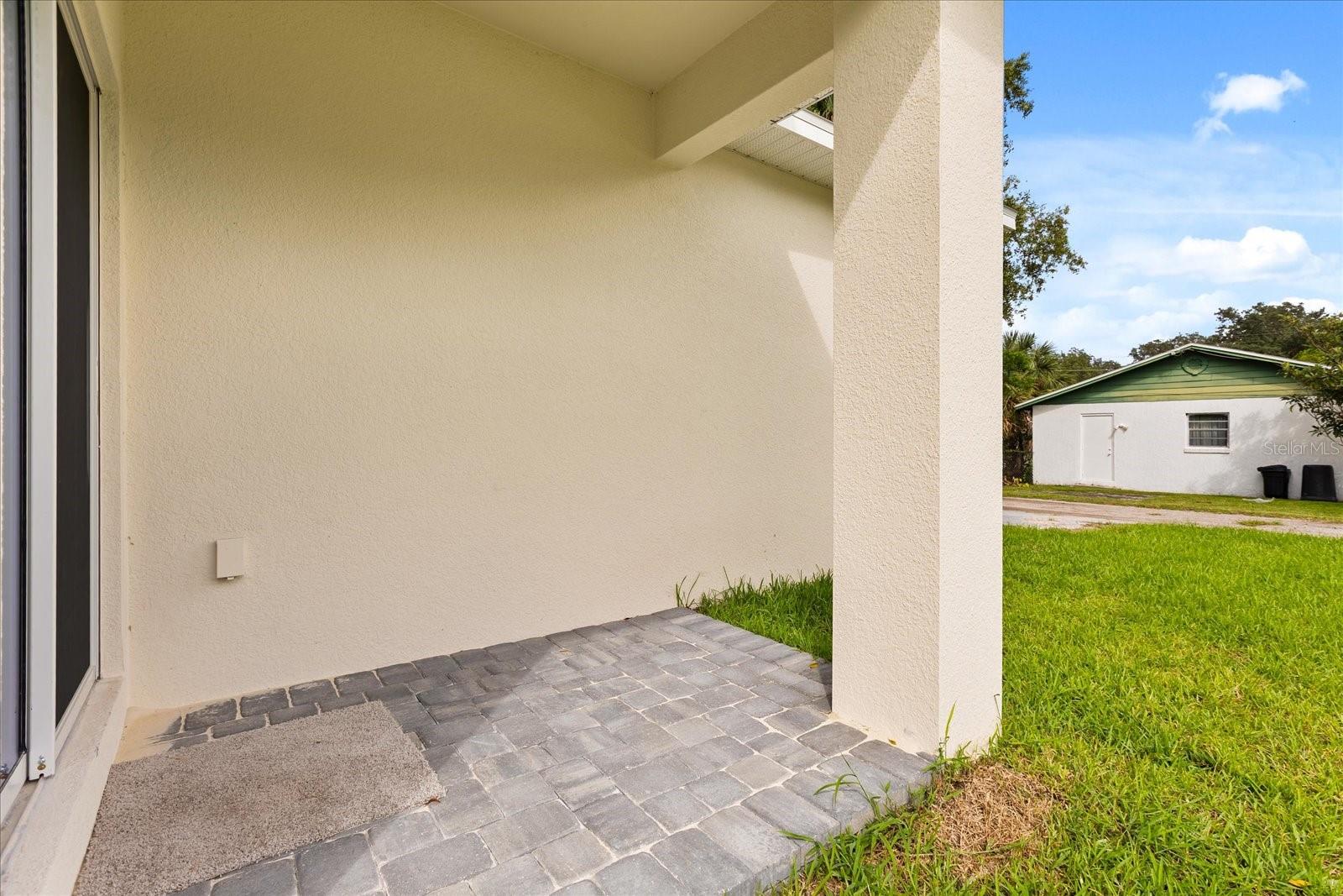 Image 21 of 28 For 817 Locust Avenue