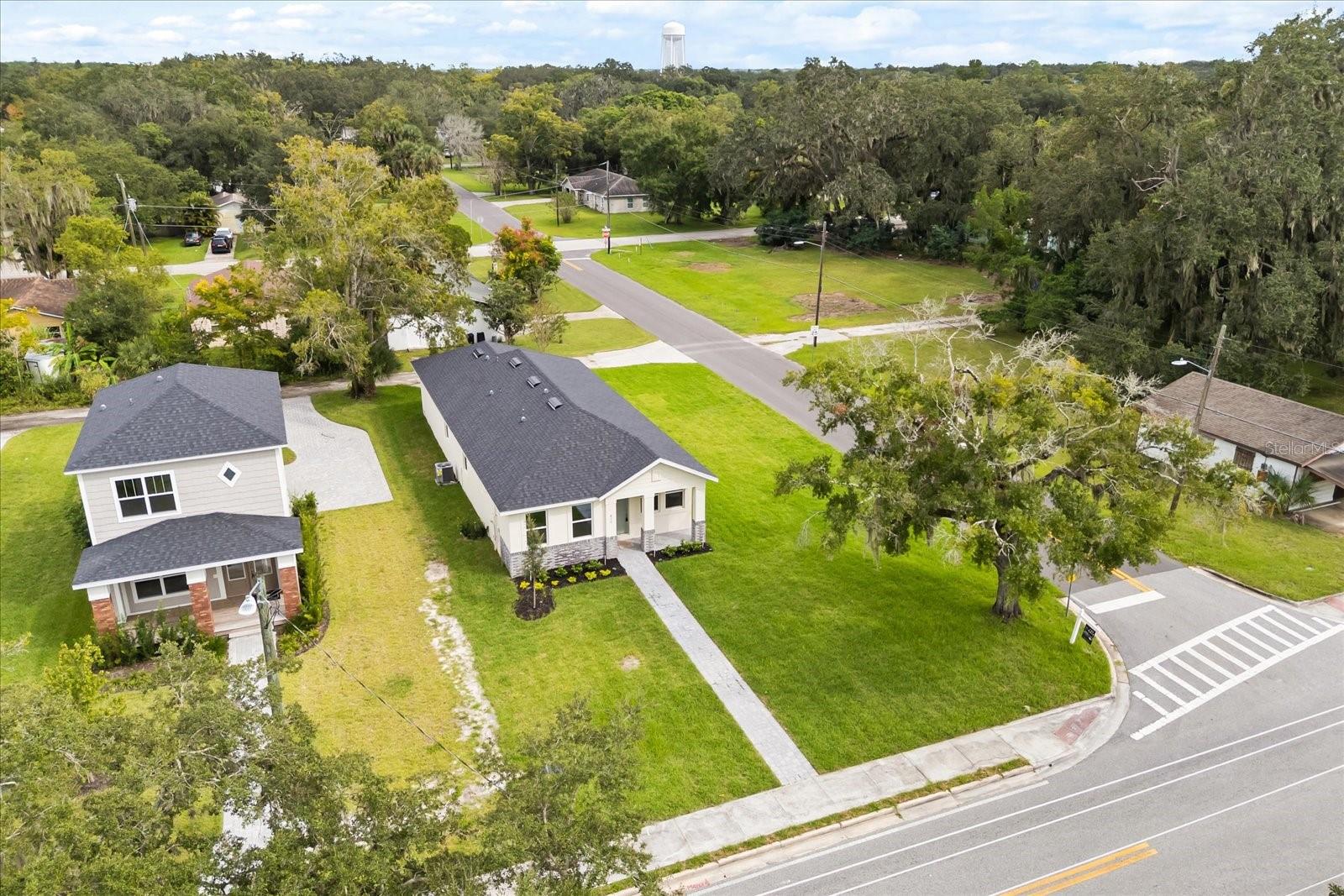 Image 24 of 28 For 817 Locust Avenue