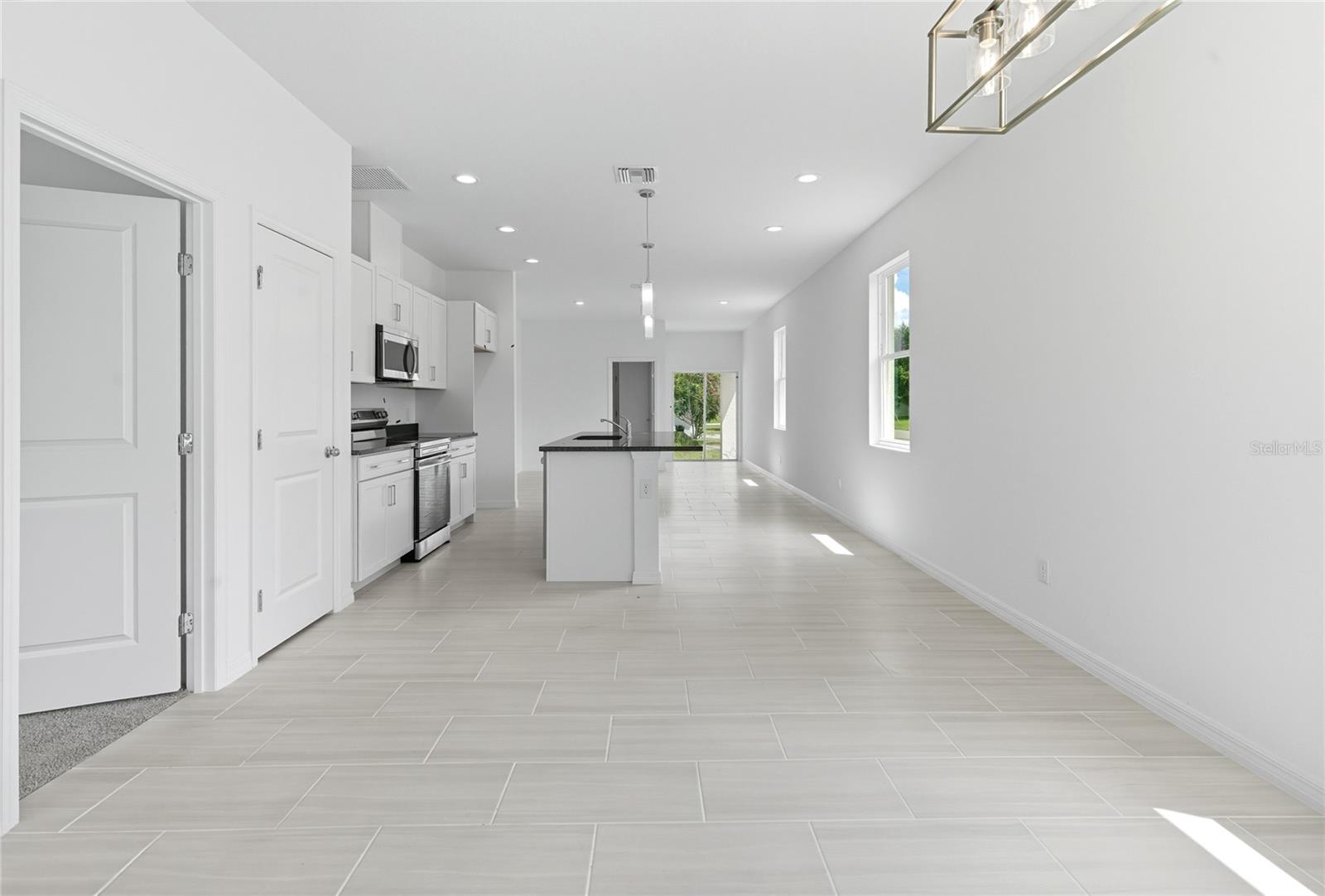 Image 3 of 28 For 817 Locust Avenue