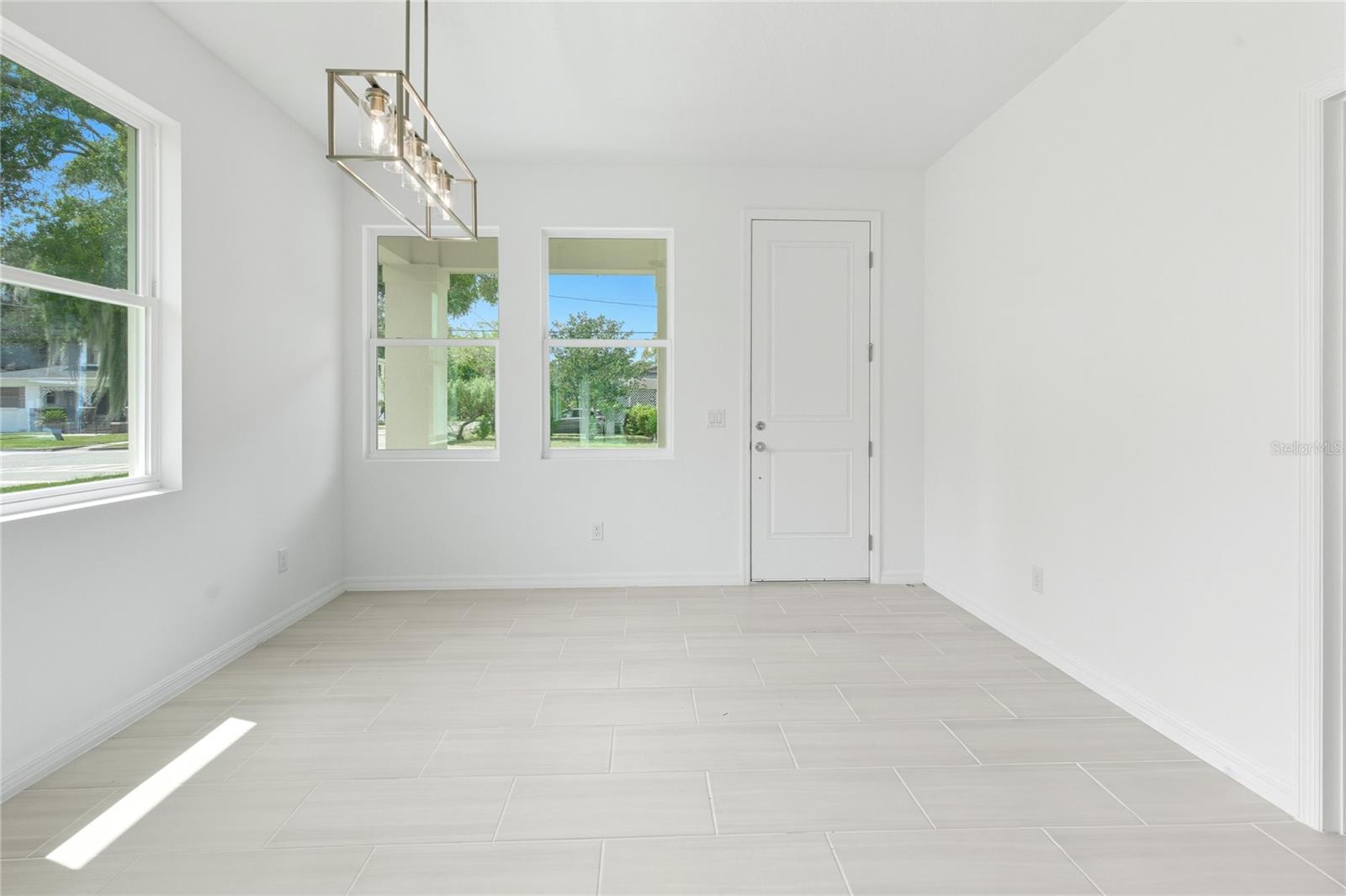 Image 6 of 28 For 817 Locust Avenue