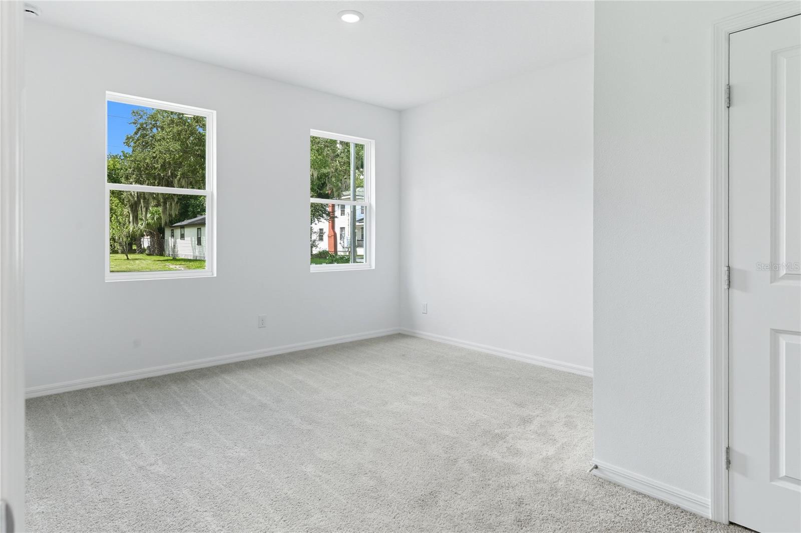 Image 8 of 28 For 817 Locust Avenue