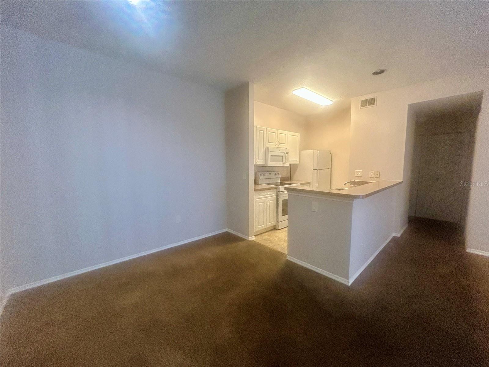 Image 3 of 8 For 4115 Chatham Oak Court 224