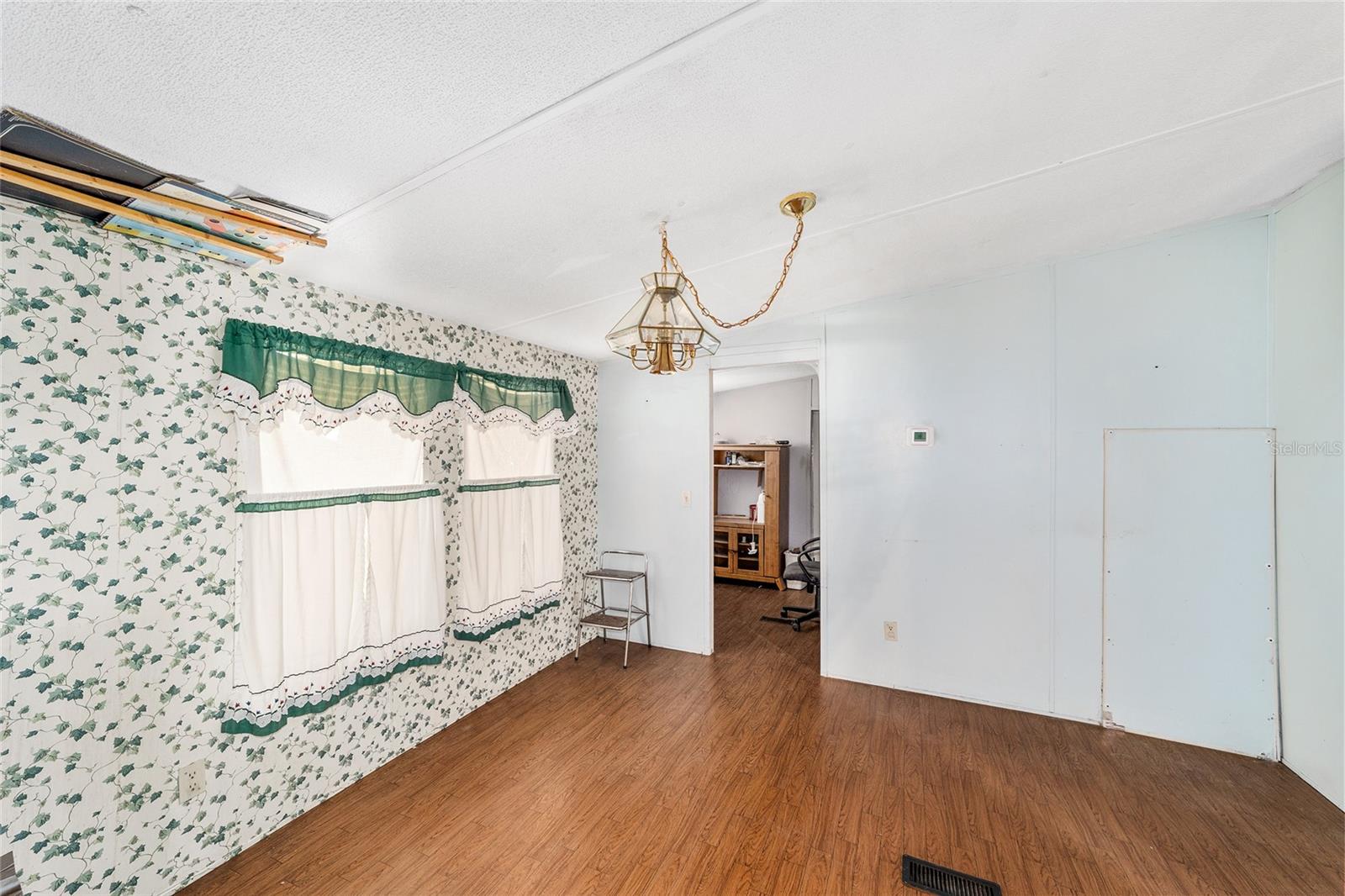 Image 28 of 45 For 4720 160th Court