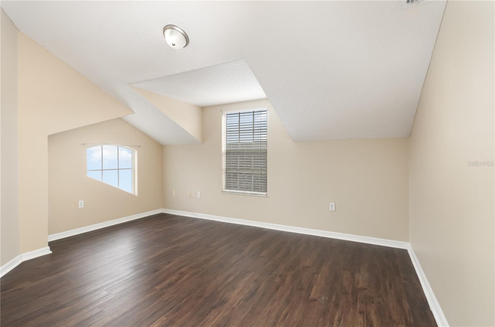 Image 12 of 15 For 230 Southbridge Circle