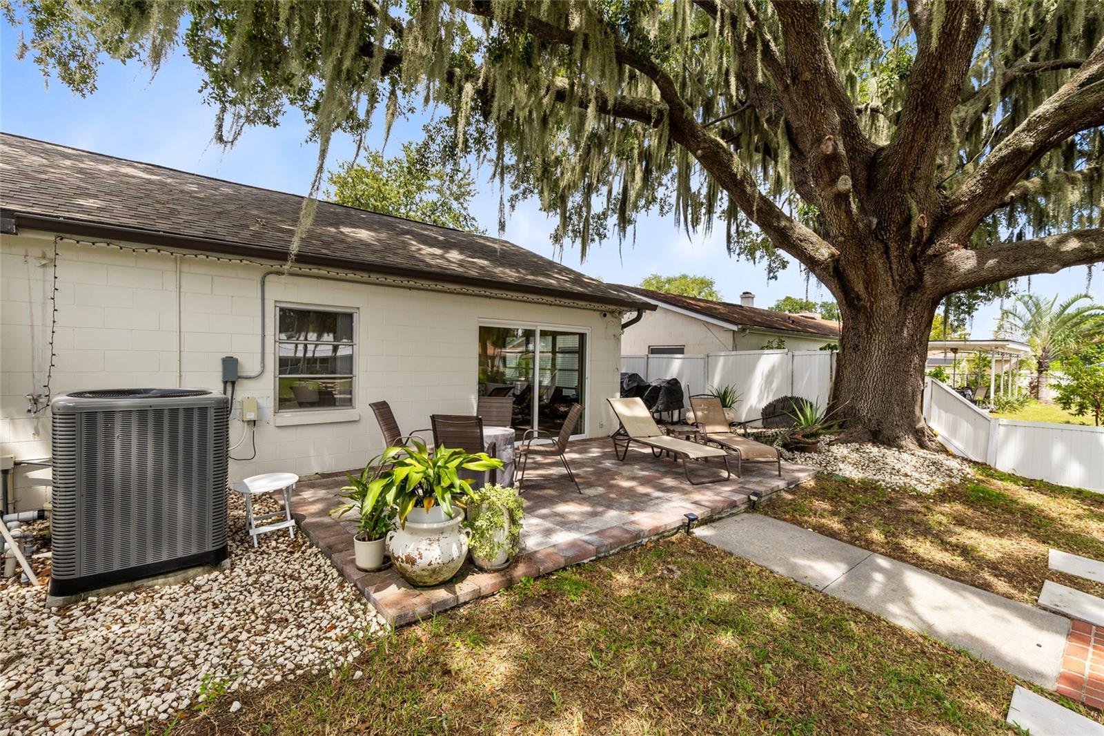 Image 24 of 39 For 2408 Caribbean Court