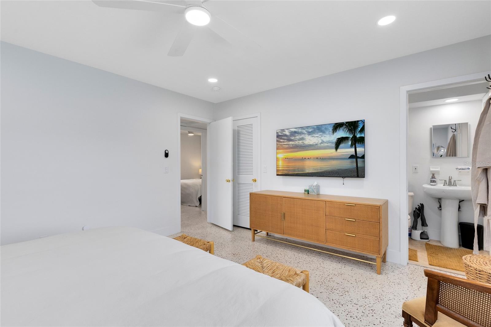 Image 29 of 39 For 2408 Caribbean Court