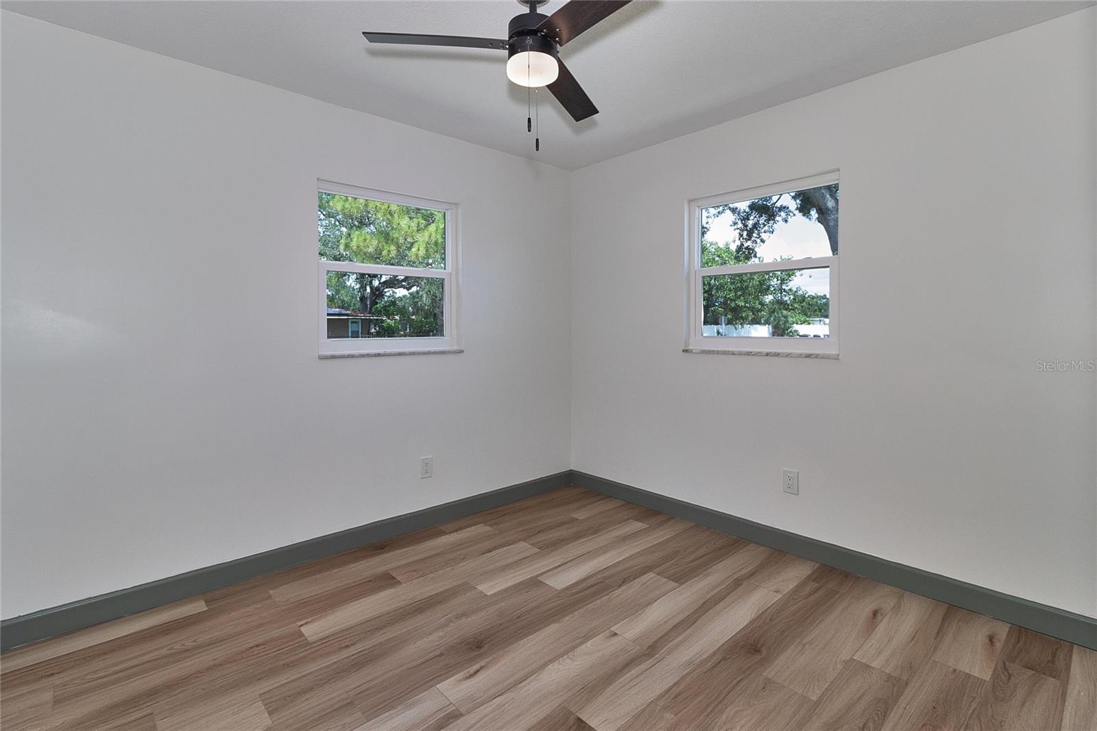 Image 12 of 31 For 510 91st Avenue N