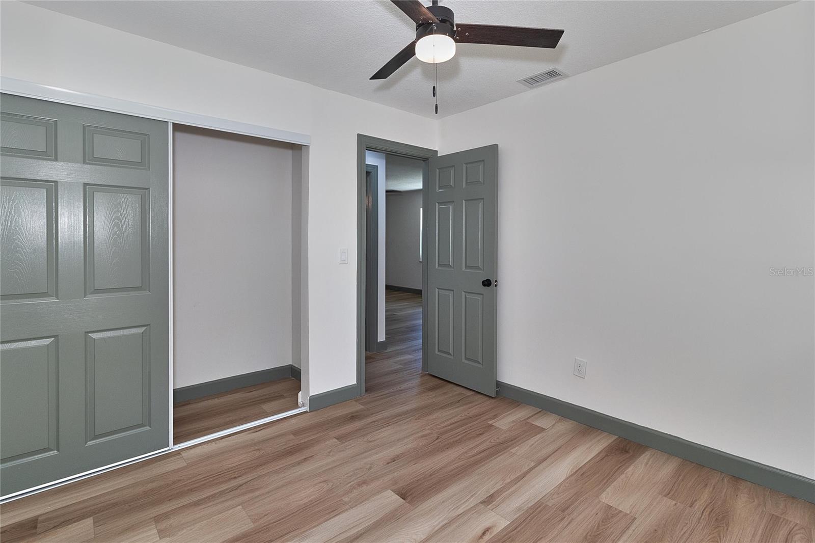 Image 14 of 31 For 510 91st Avenue N