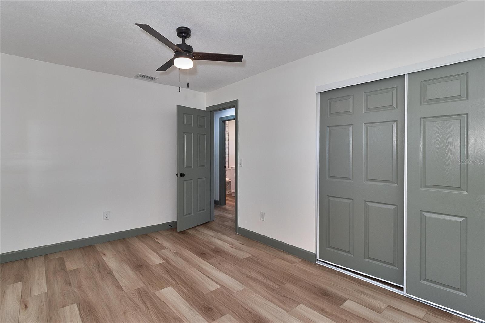 Image 18 of 31 For 510 91st Avenue N