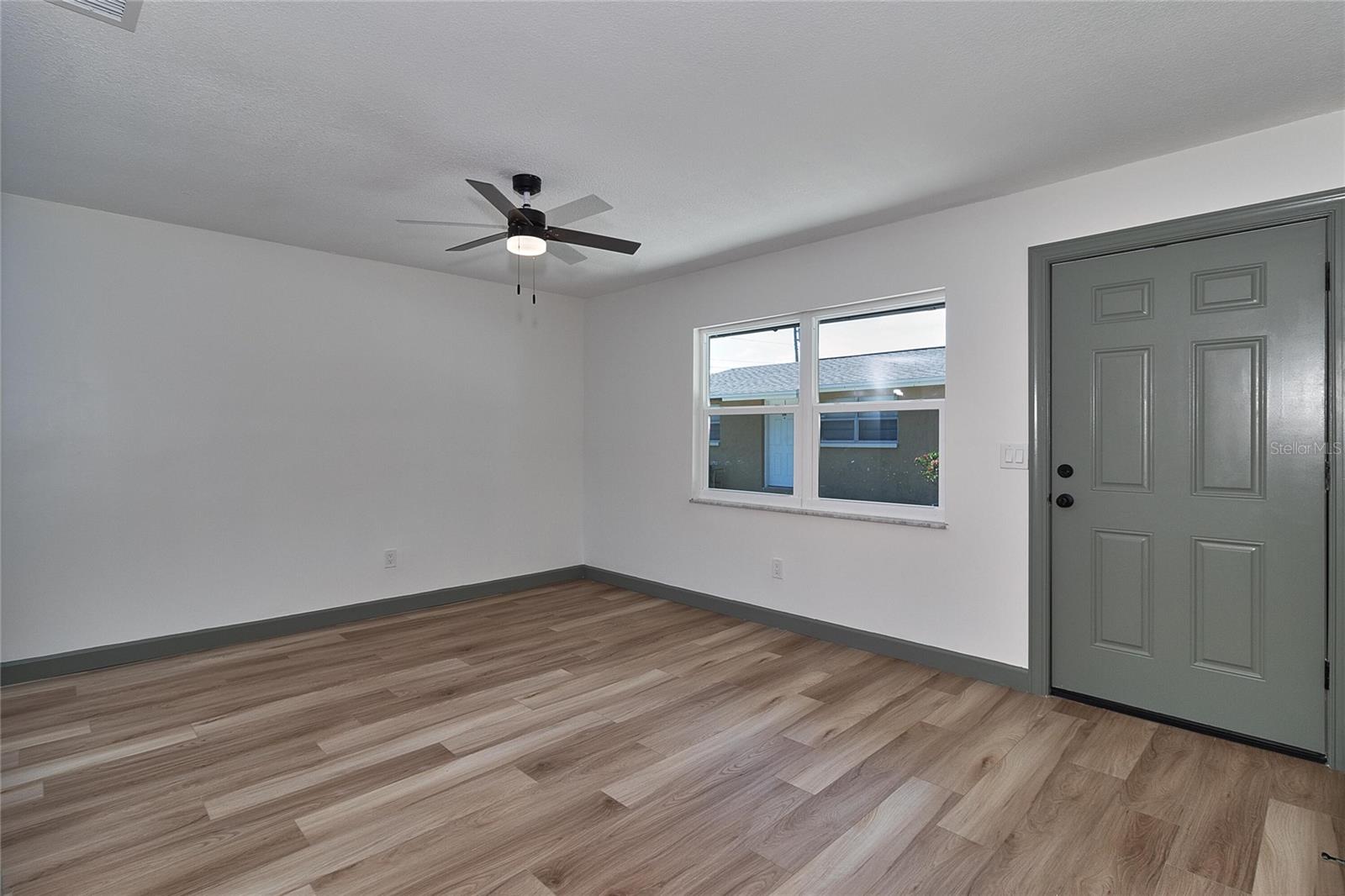 Image 2 of 31 For 510 91st Avenue N