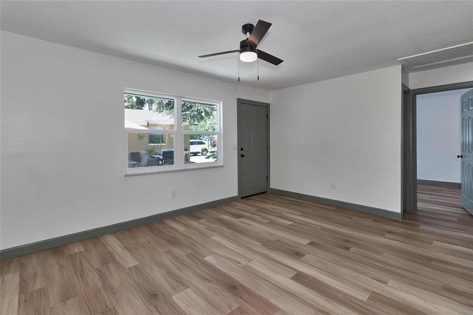 Image 3 of 31 For 510 91st Avenue N