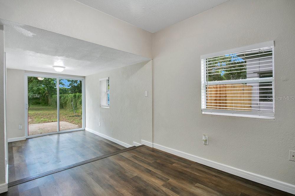 Image 15 of 25 For 1920 Carrigan Avenue