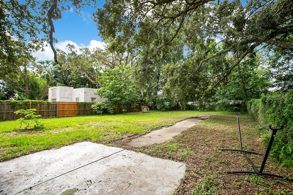 Image 23 of 25 For 1920 Carrigan Avenue